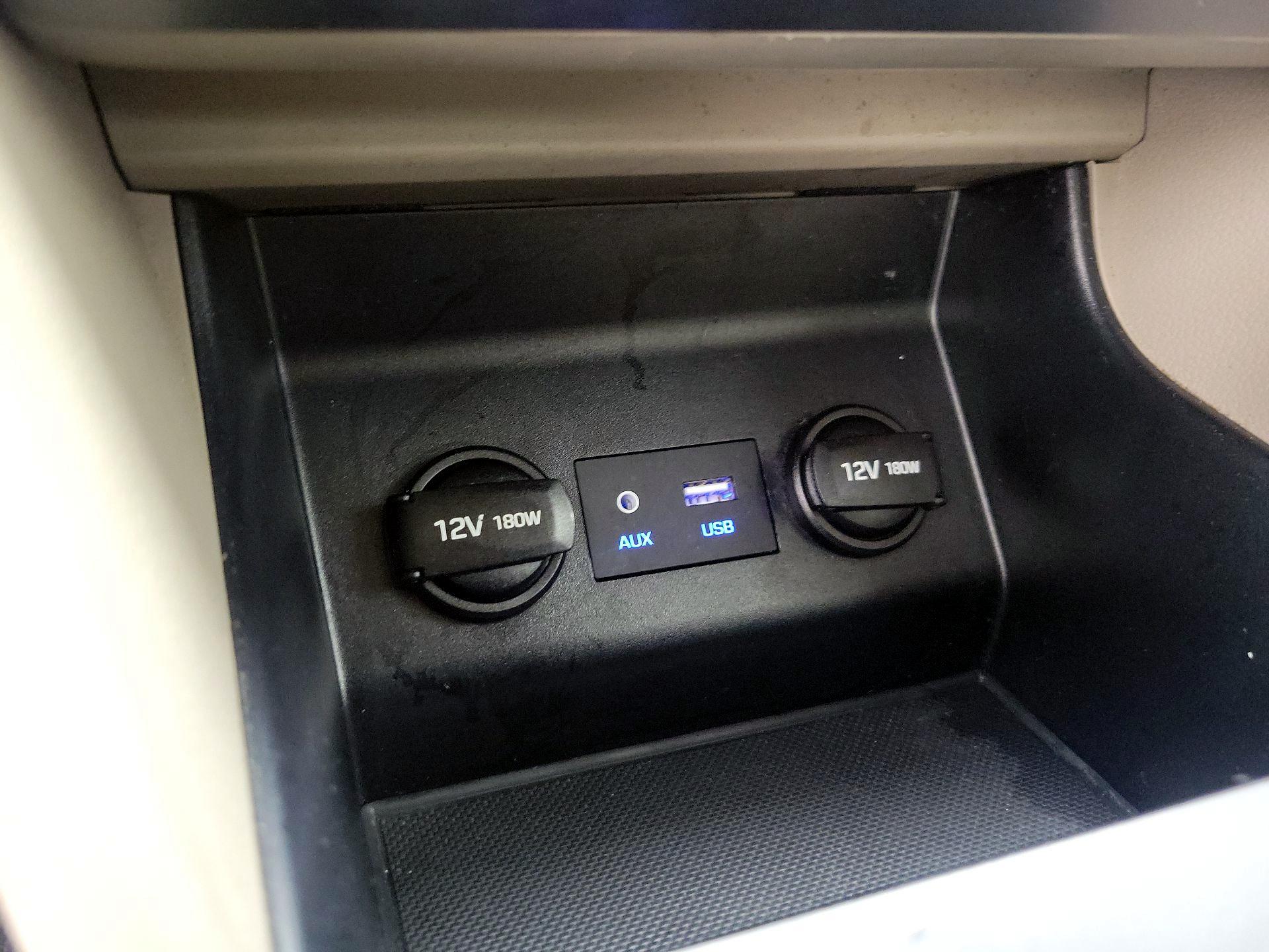 Thumbnail: 2020 Hyundai Elantra - 18