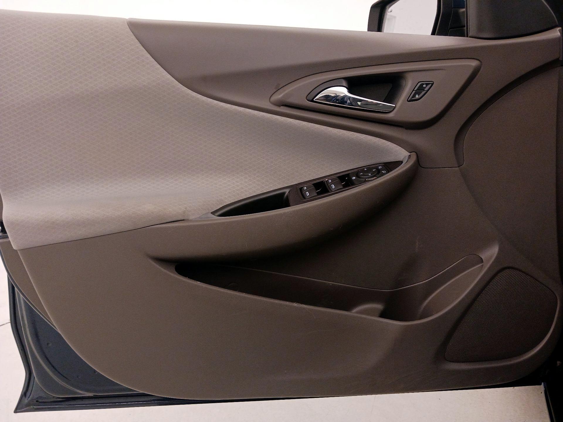 Thumbnail: 2021 Chevrolet Malibu - 12