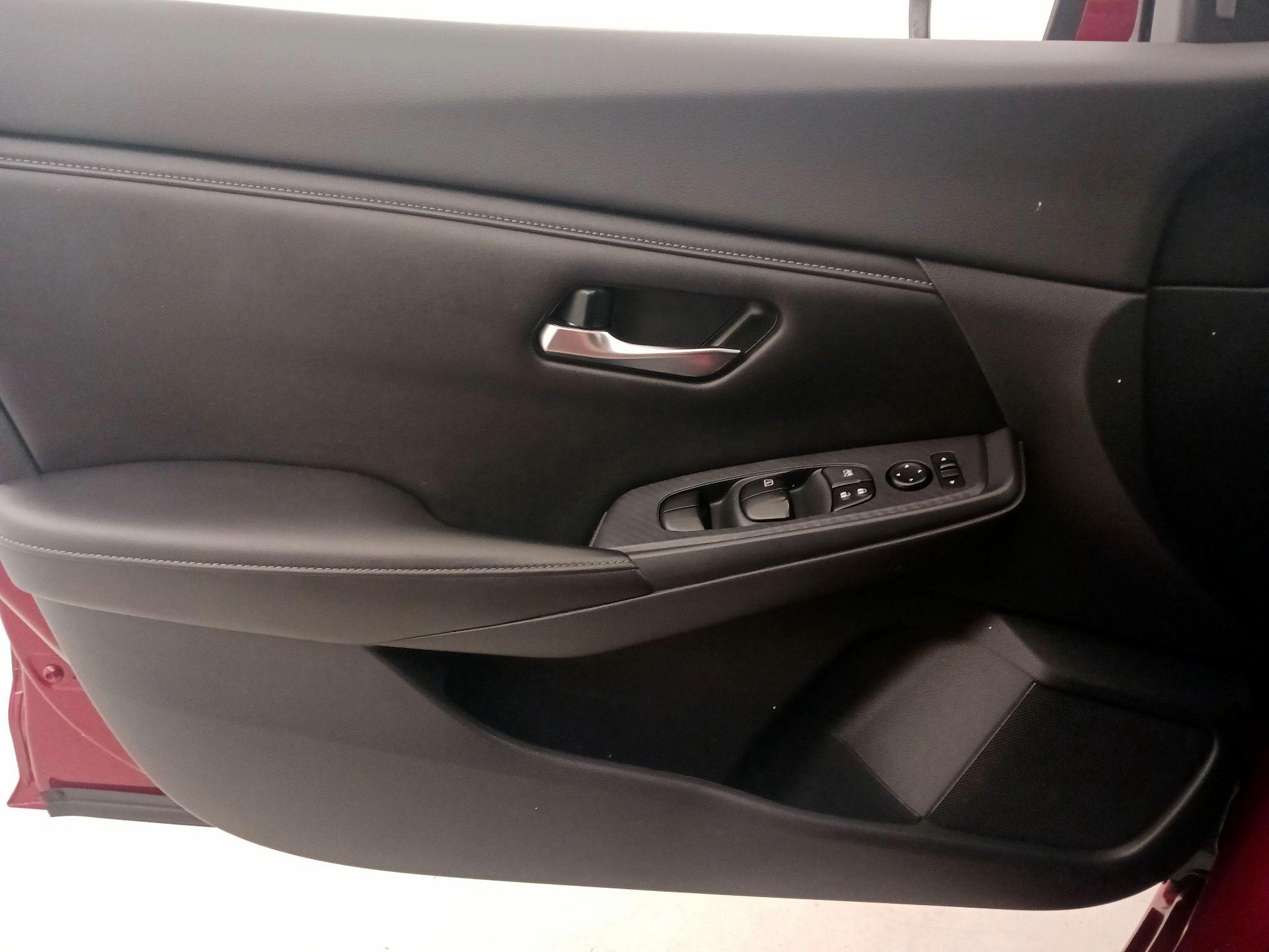 Thumbnail: 2021 Nissan Sentra - 12