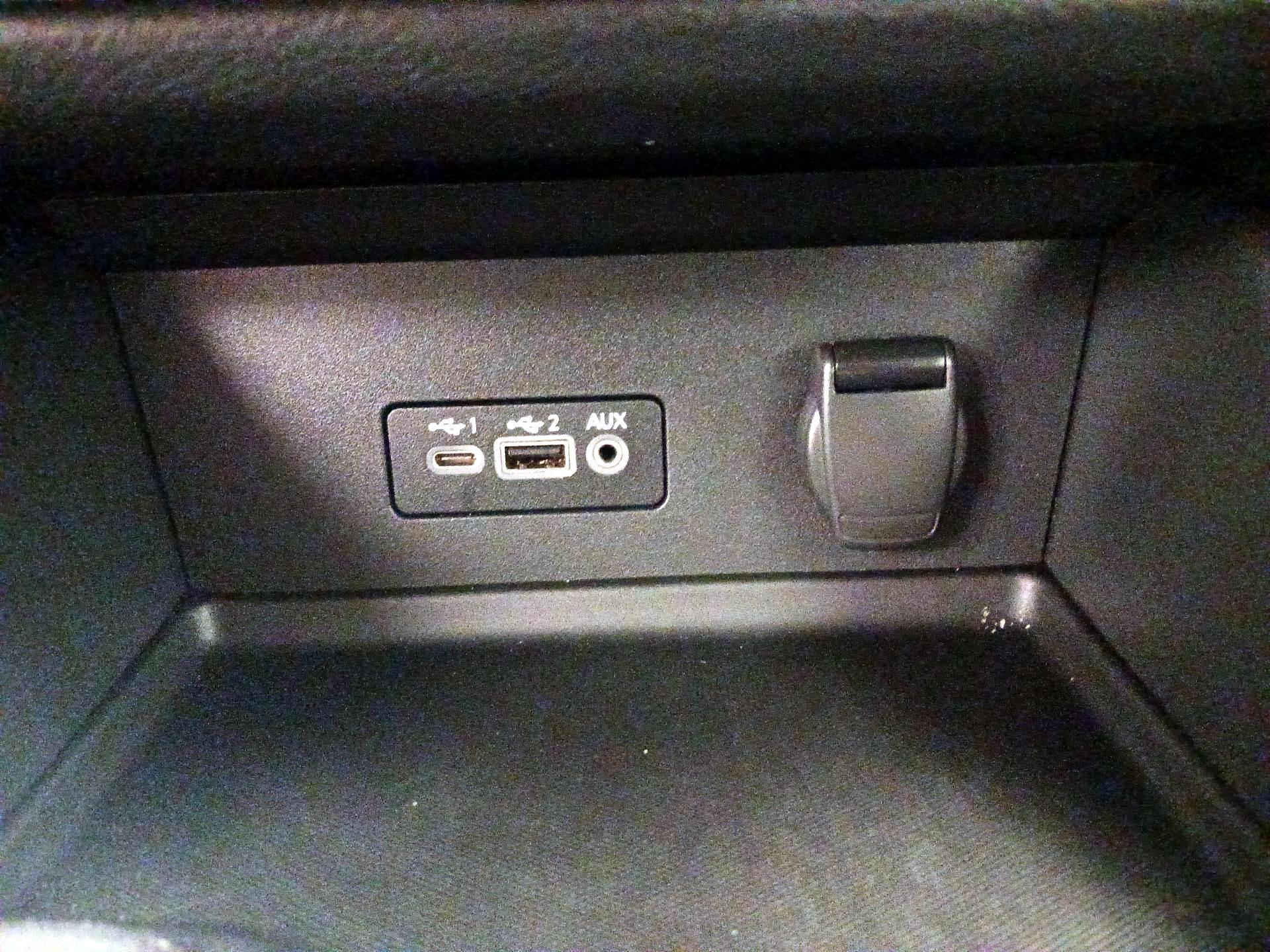 Thumbnail: 2021 Nissan Sentra - 18