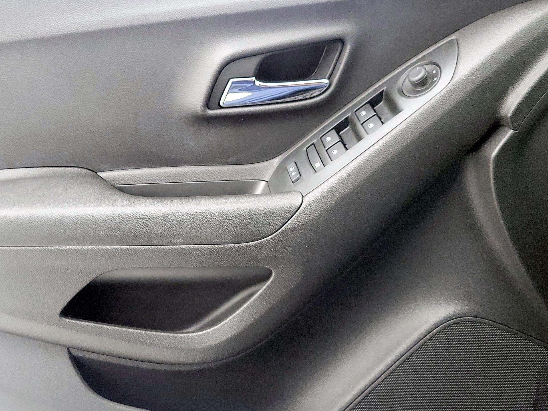 Thumbnail: 2020 Chevrolet Trax - 12