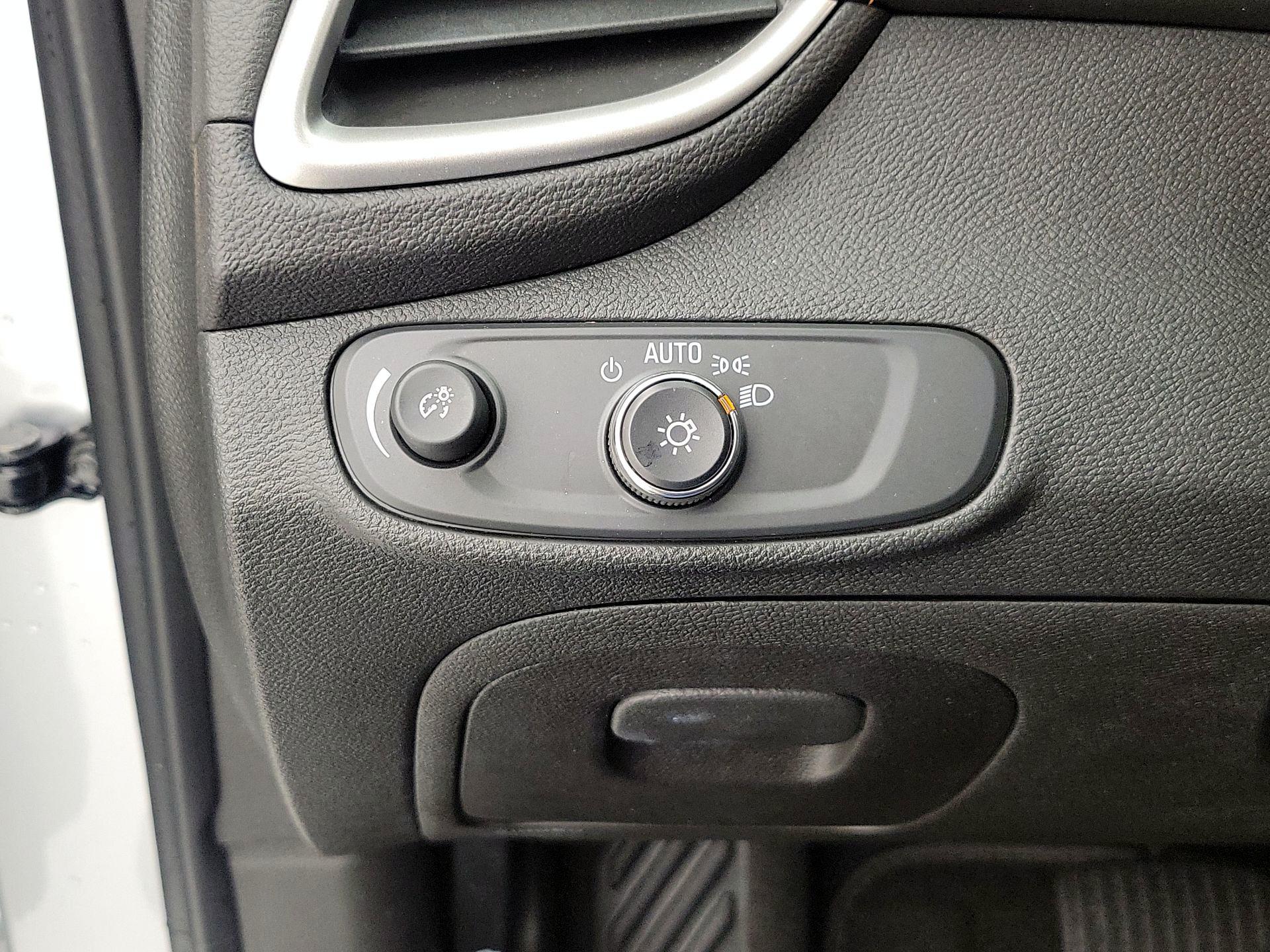 Thumbnail: 2020 Chevrolet Trax - 13