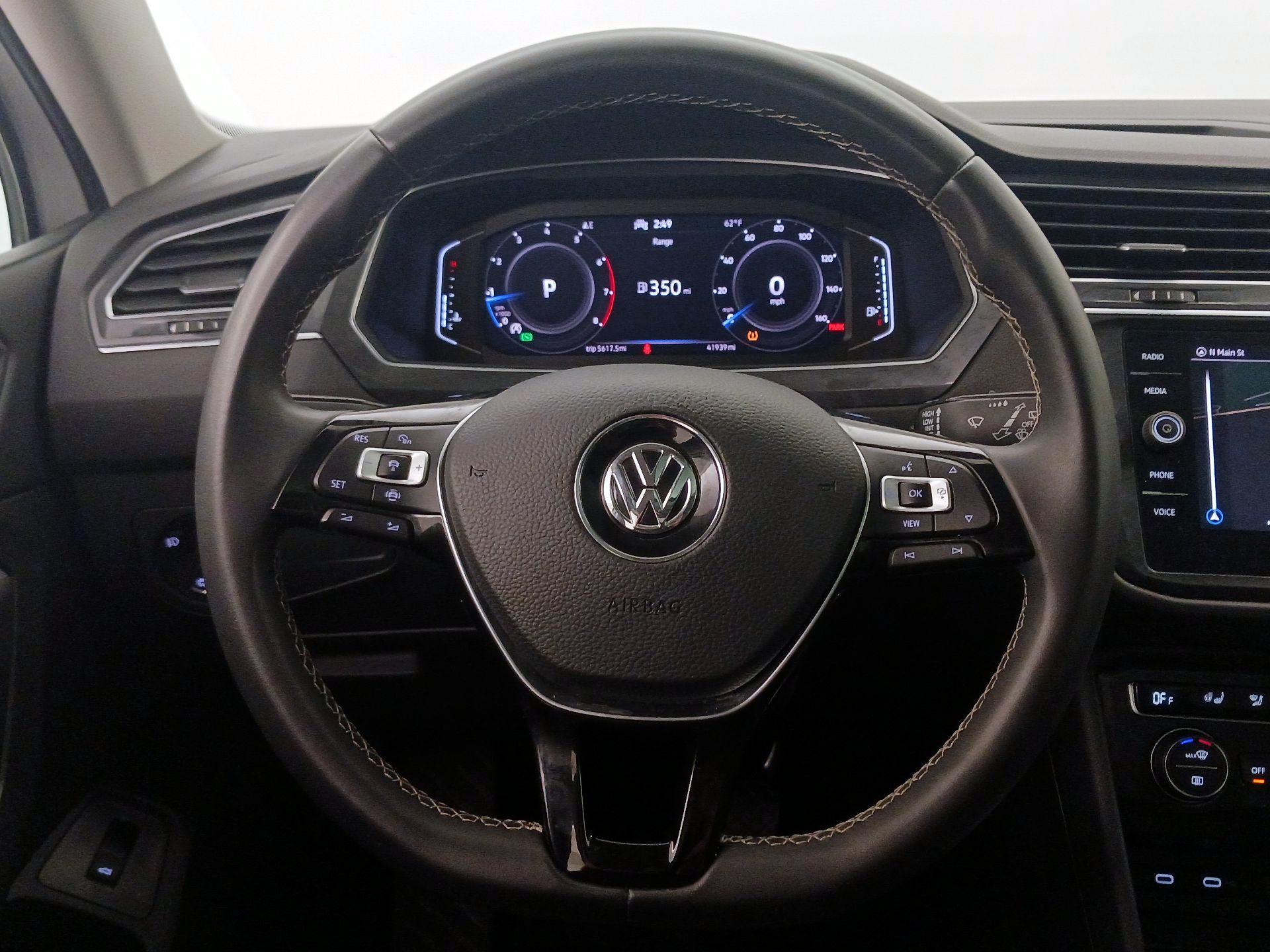 Thumbnail: 2021 Volkswagen Tiguan - 10