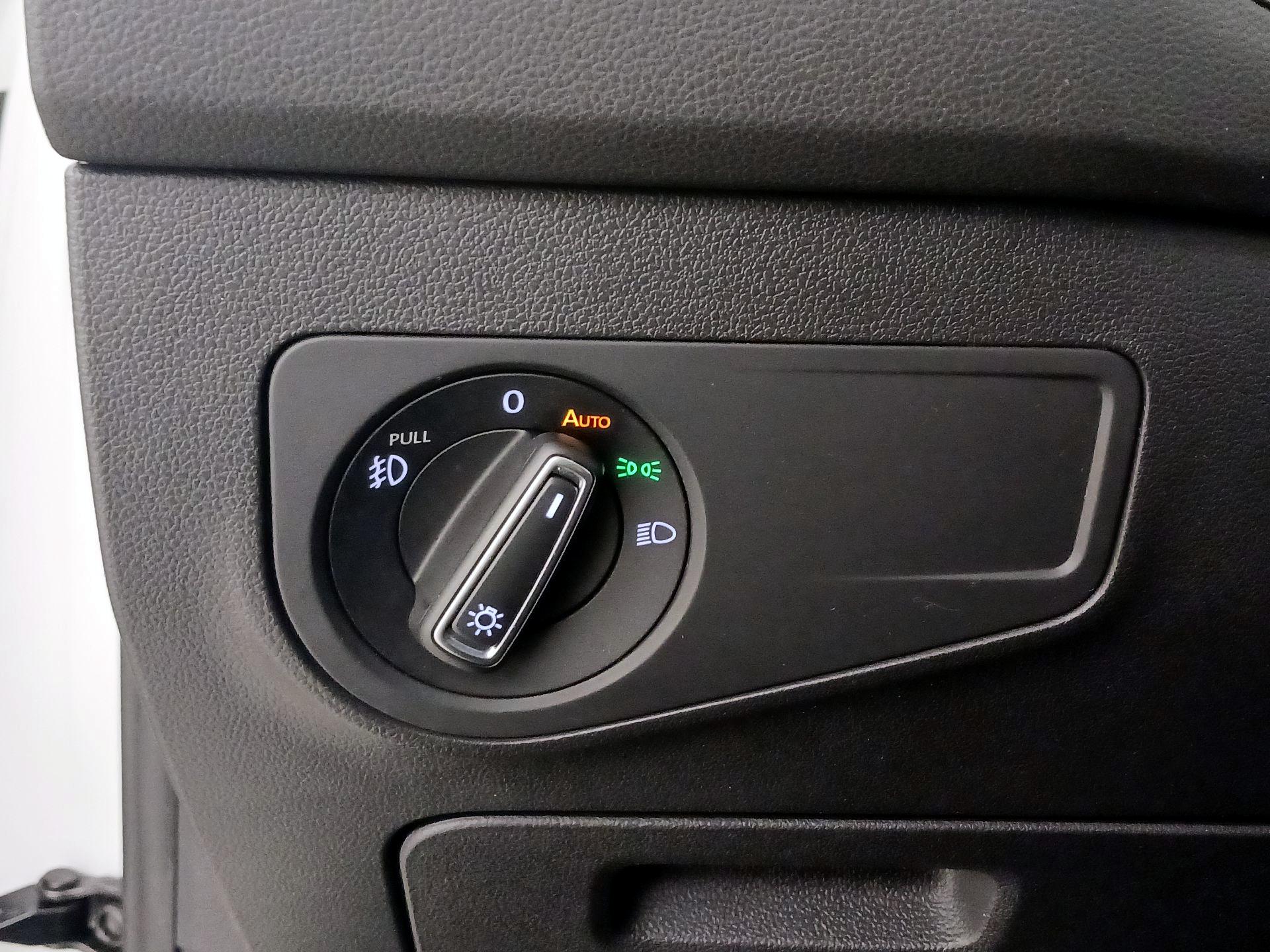 Thumbnail: 2021 Volkswagen Tiguan - 13