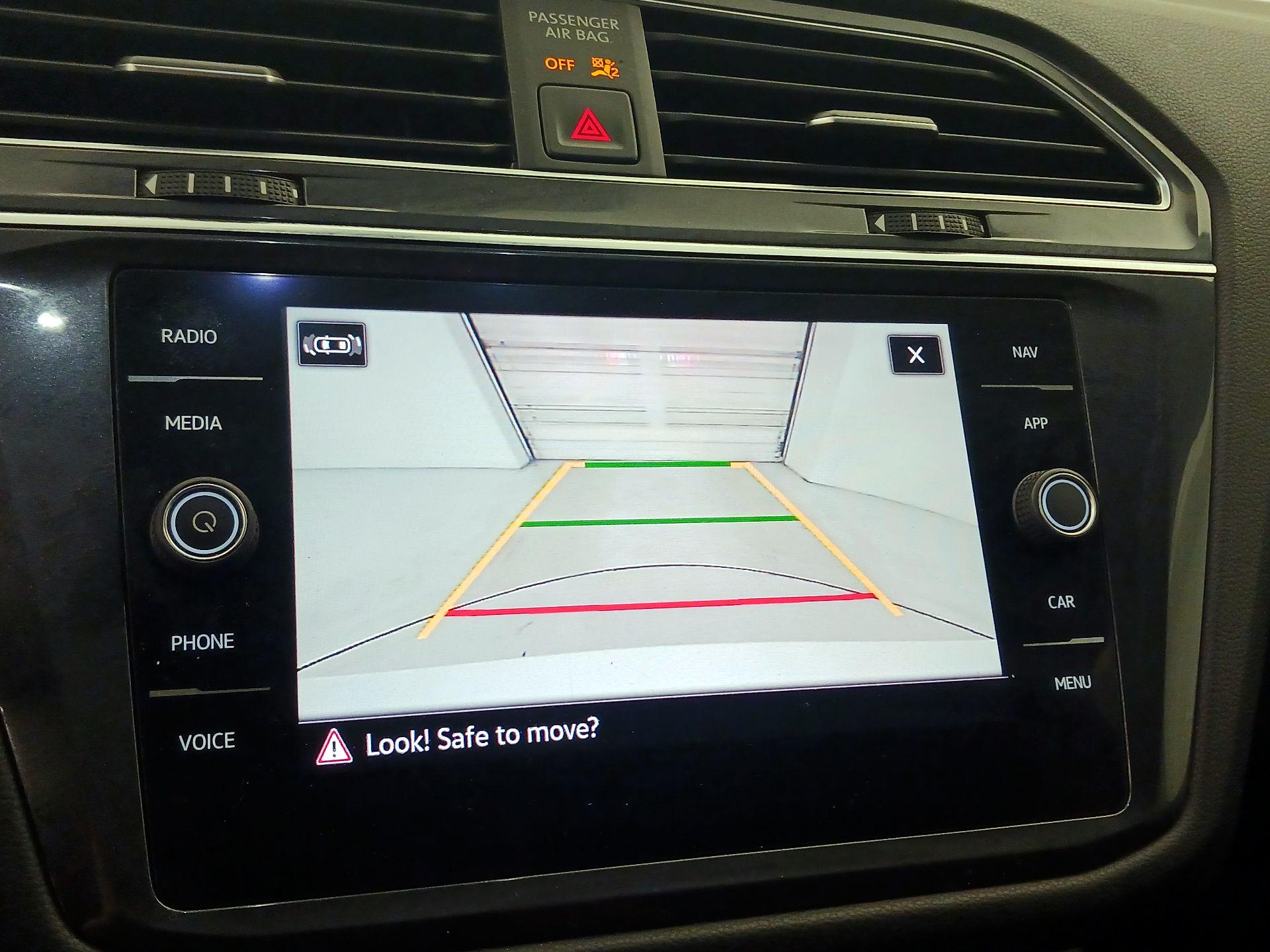 Thumbnail: 2021 Volkswagen Tiguan - 15