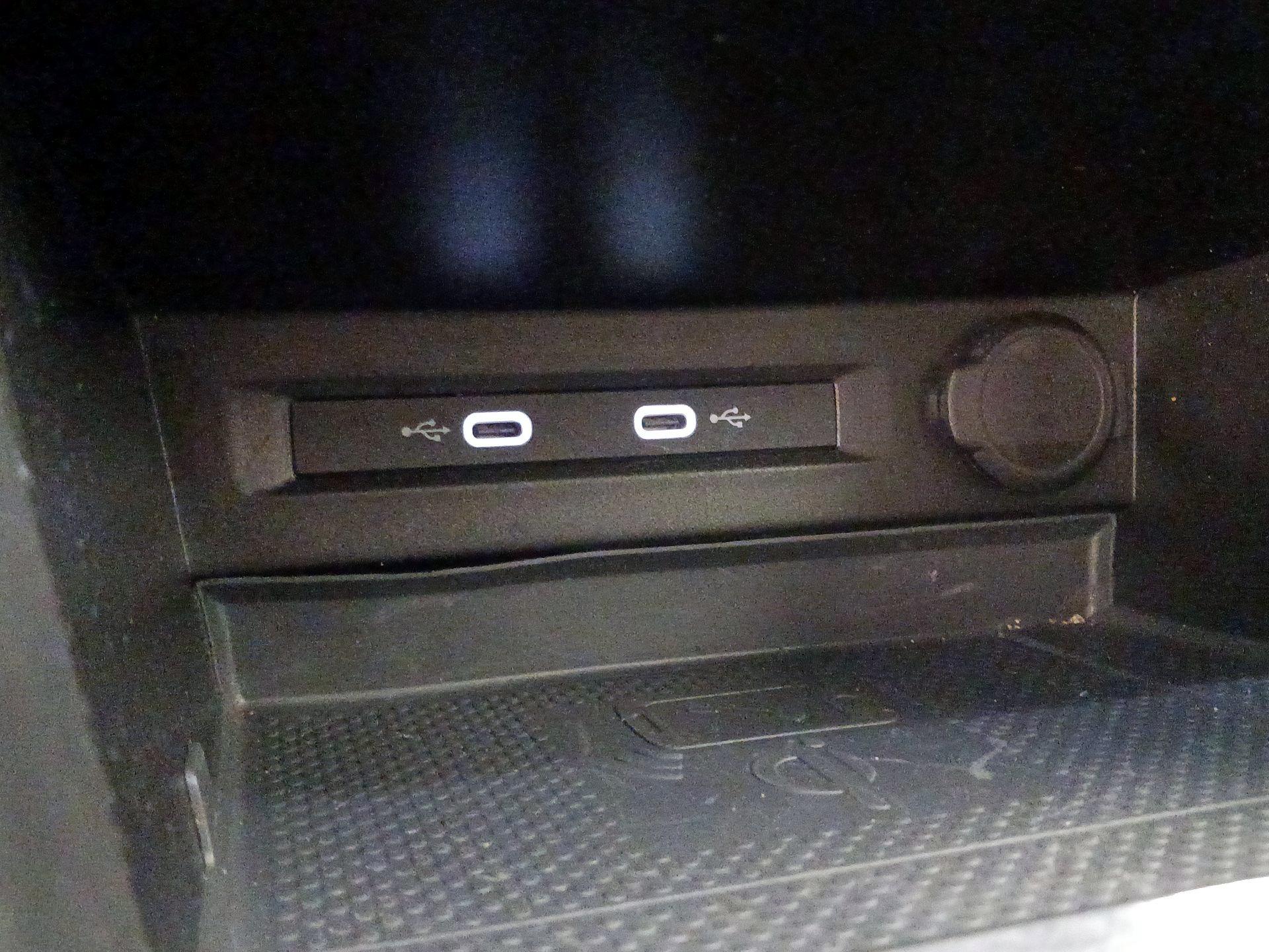 Thumbnail: 2021 Volkswagen Tiguan - 19