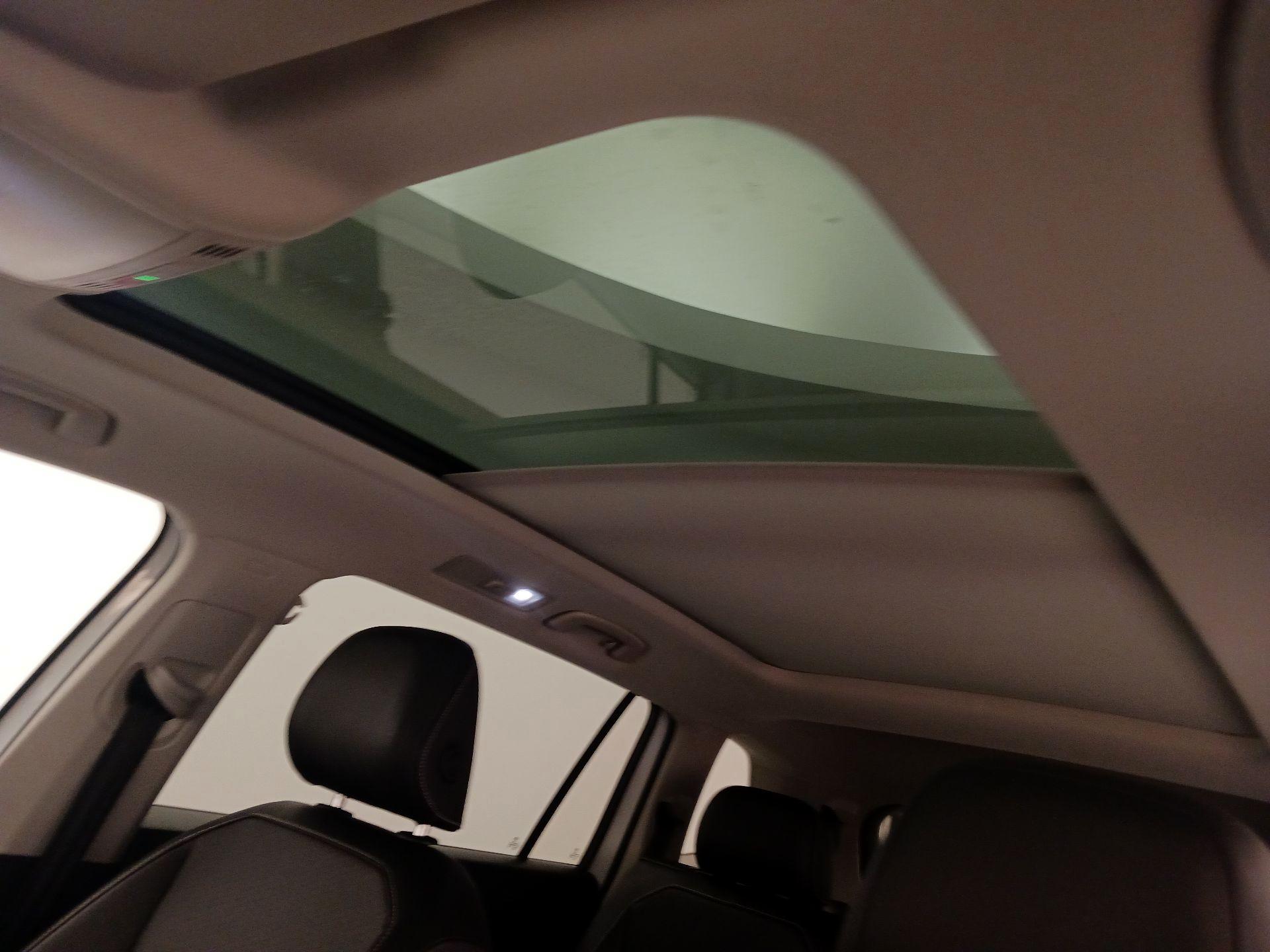 Thumbnail: 2021 Volkswagen Tiguan - 20