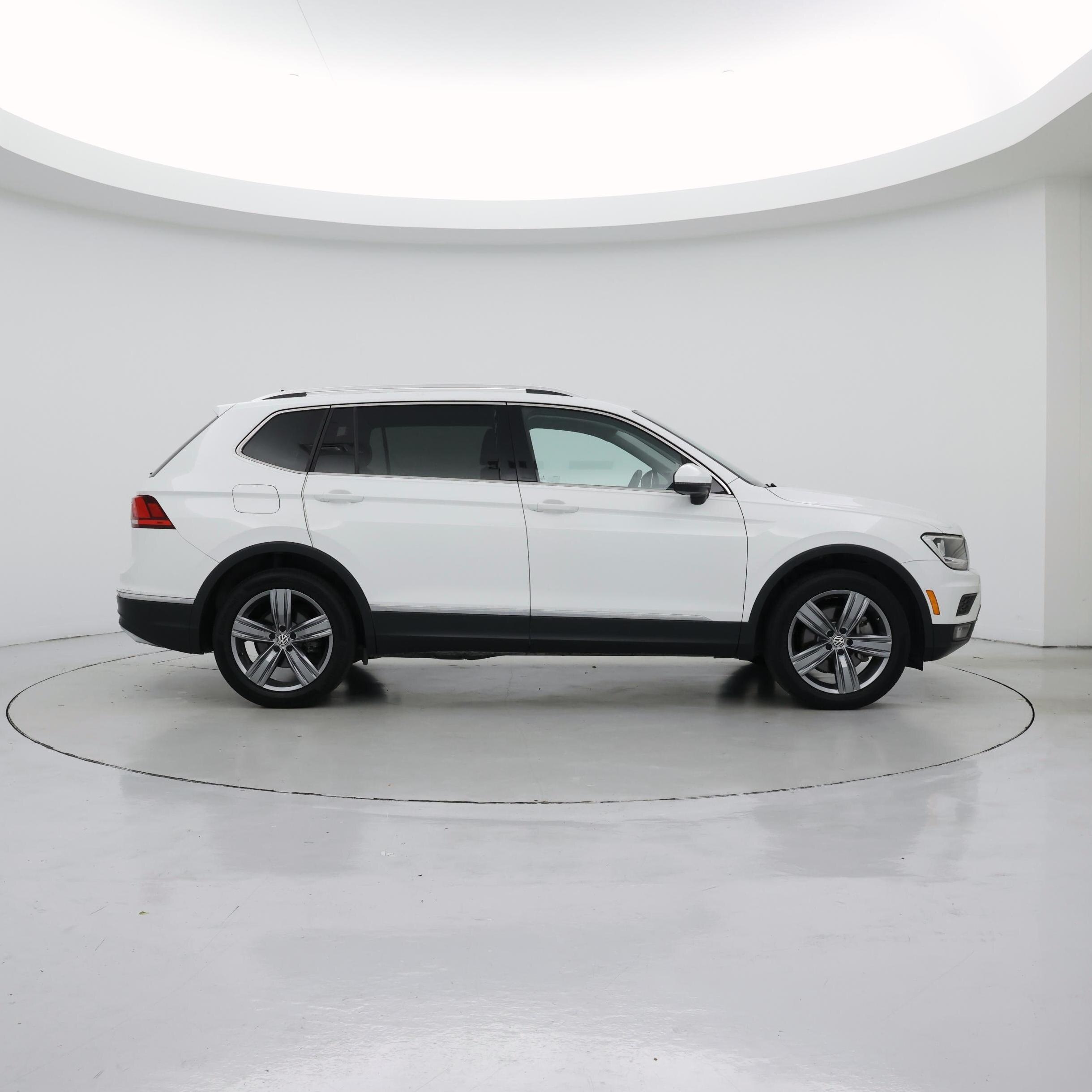 Thumbnail: 2021 Volkswagen Tiguan - 7