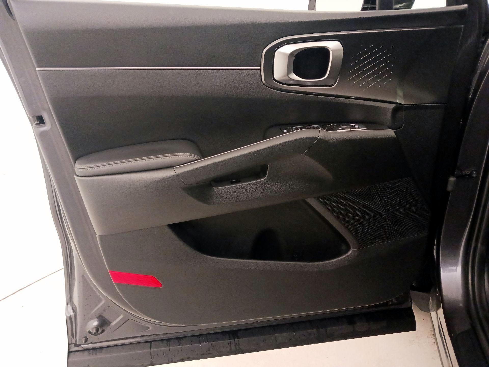 Thumbnail: 2021 Kia Sorento - 12