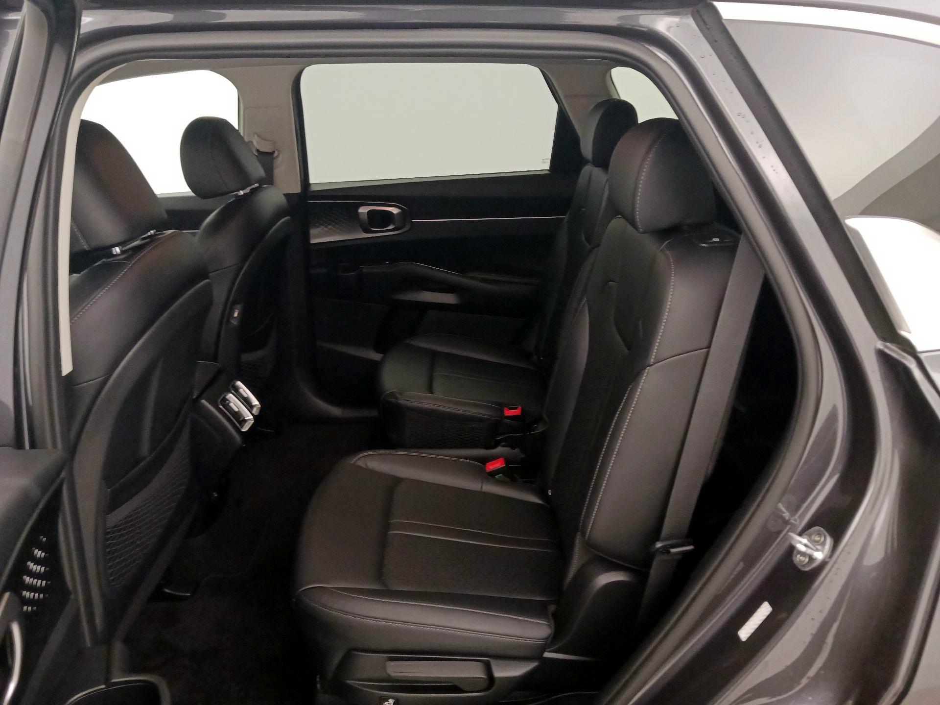 Thumbnail: 2021 Kia Sorento - 19