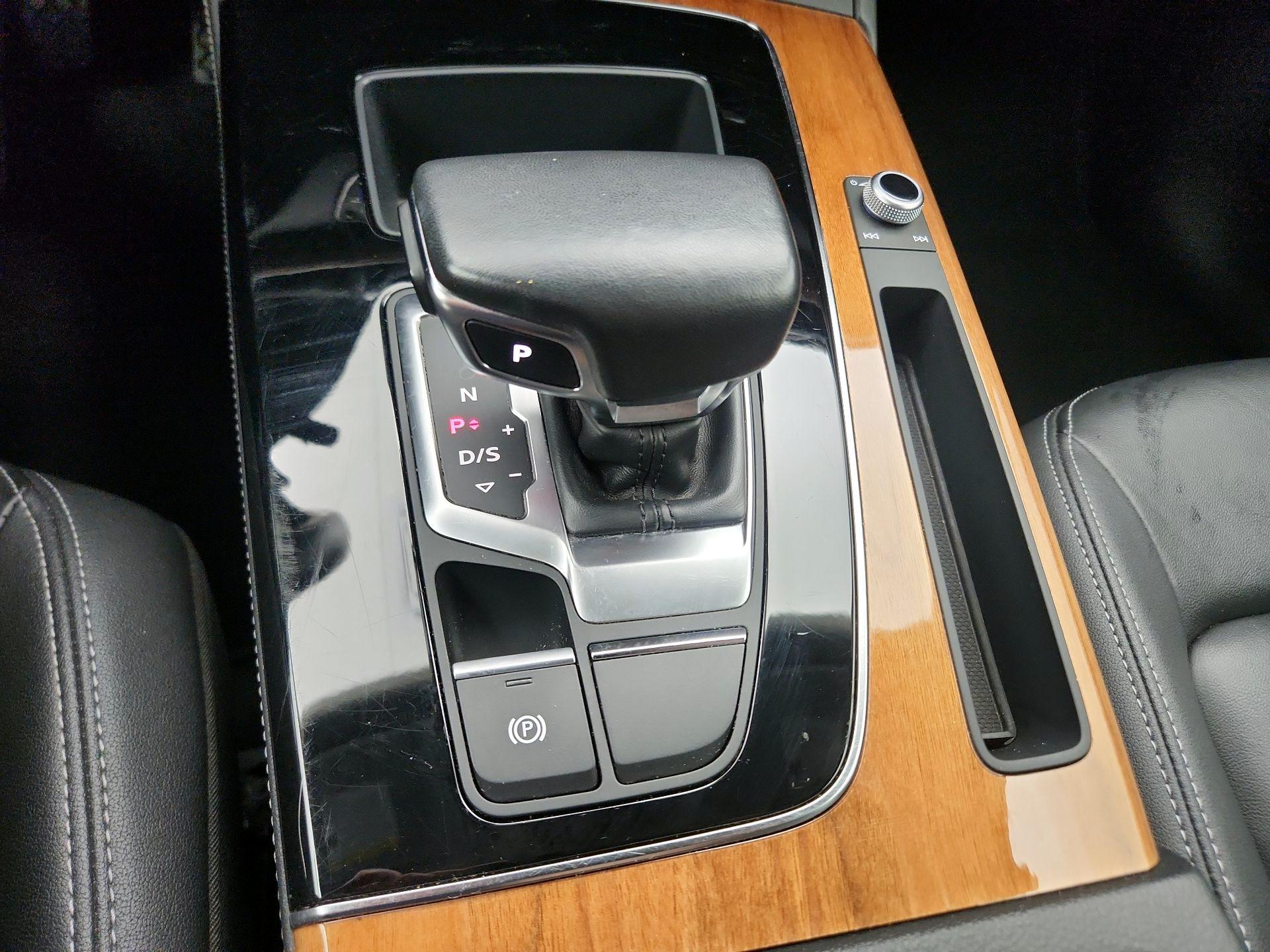 Thumbnail: 2023 Audi Q5 - 17