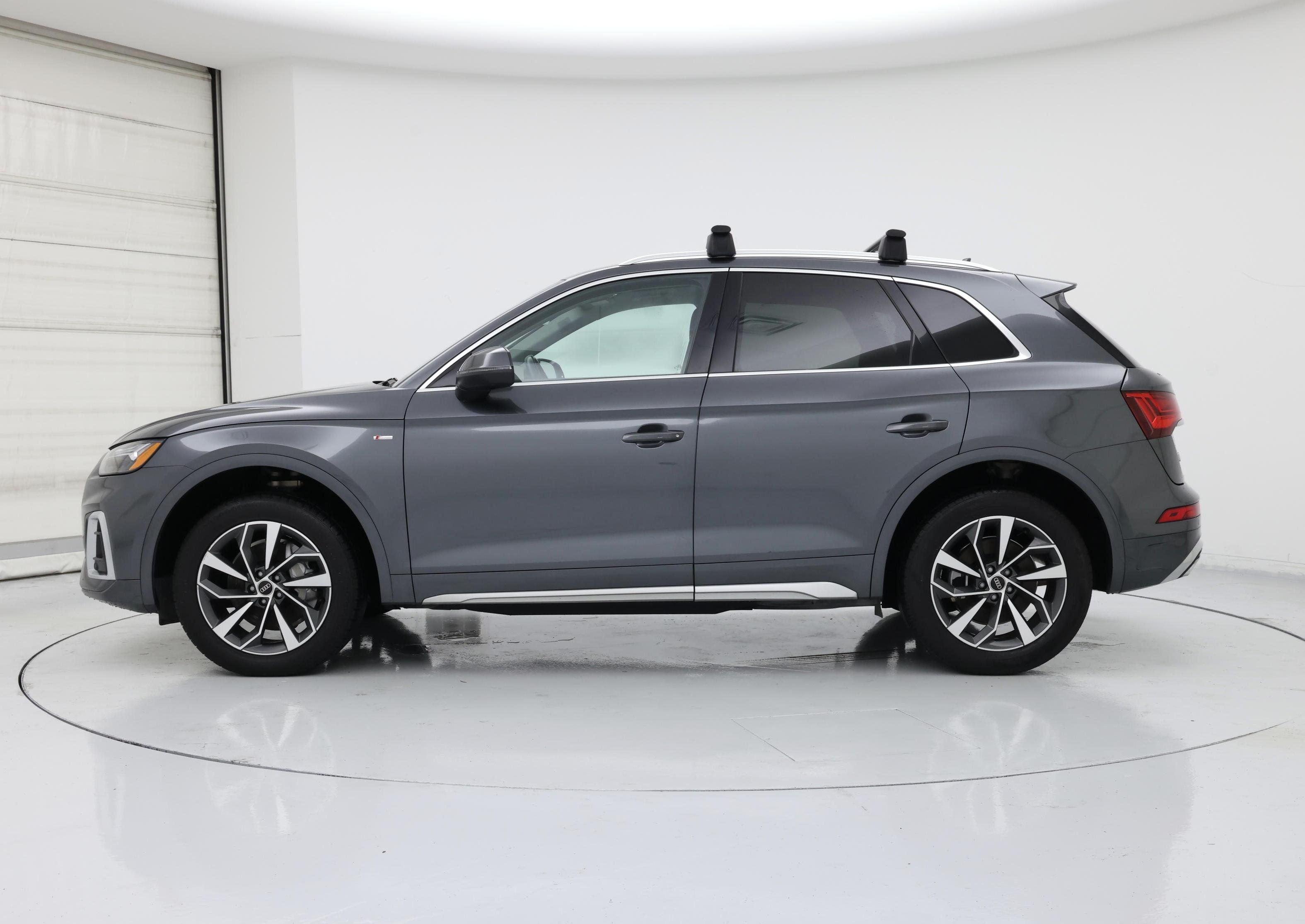 Thumbnail: 2023 Audi Q5 - 3