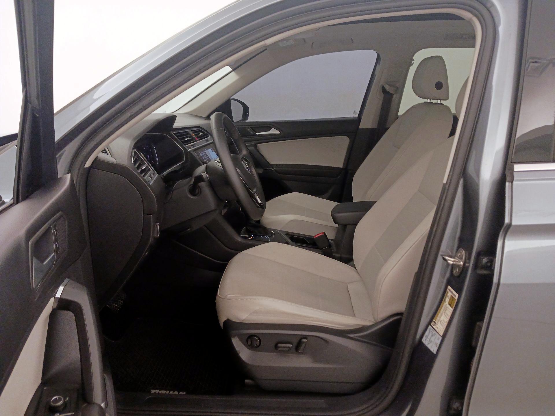 Thumbnail: 2020 Volkswagen Tiguan - 11