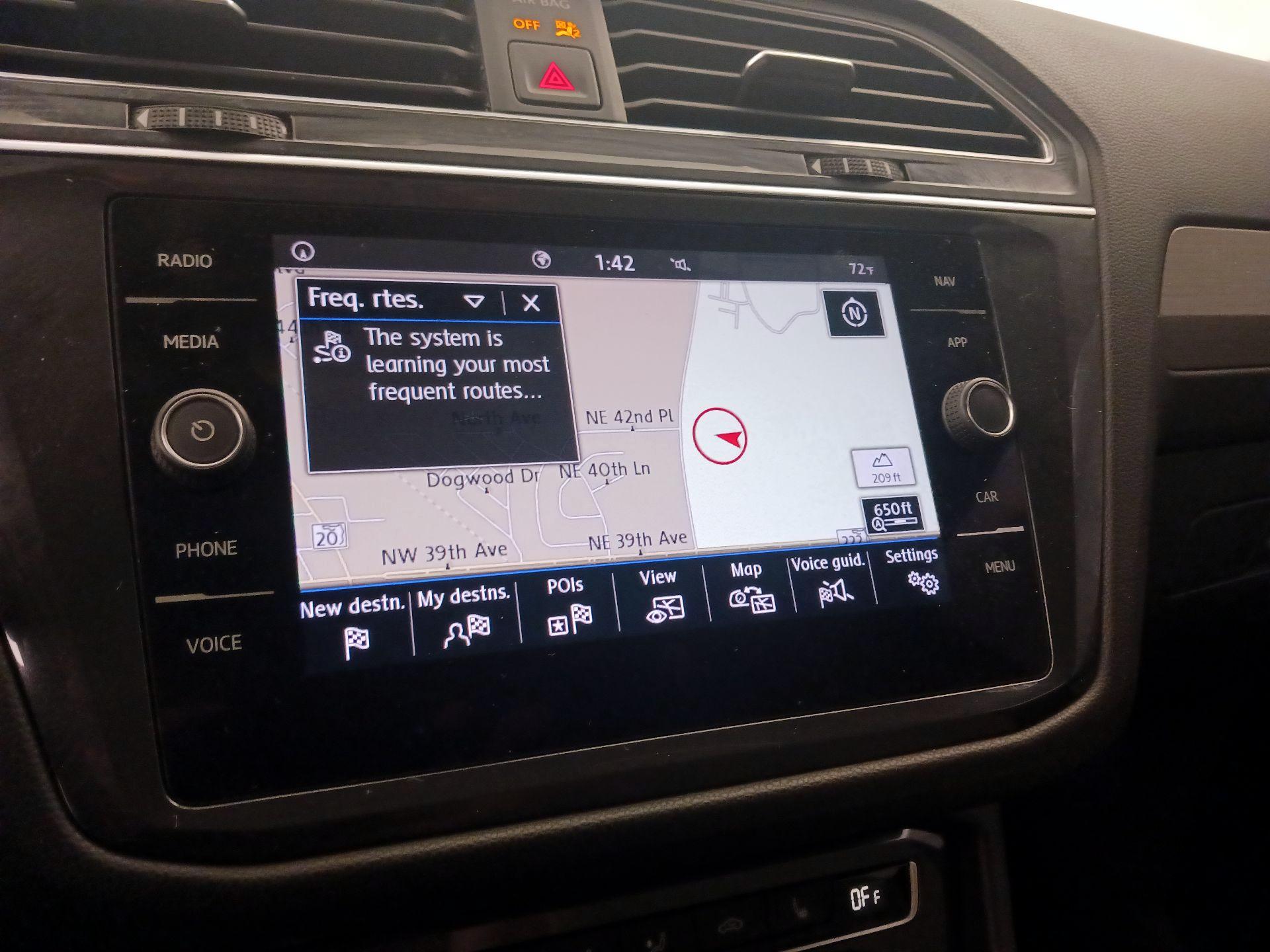 Thumbnail: 2020 Volkswagen Tiguan - 14