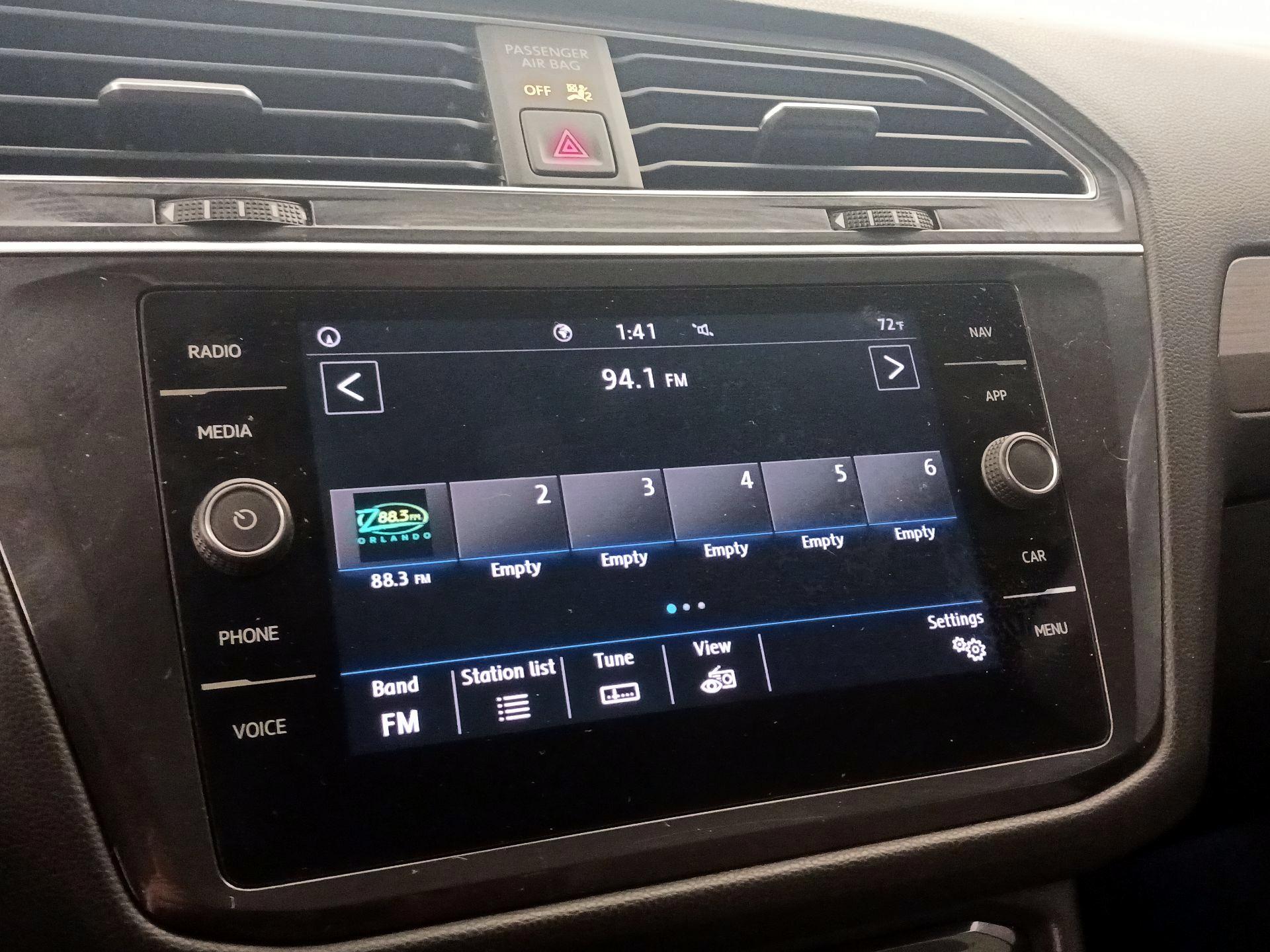 Thumbnail: 2020 Volkswagen Tiguan - 16