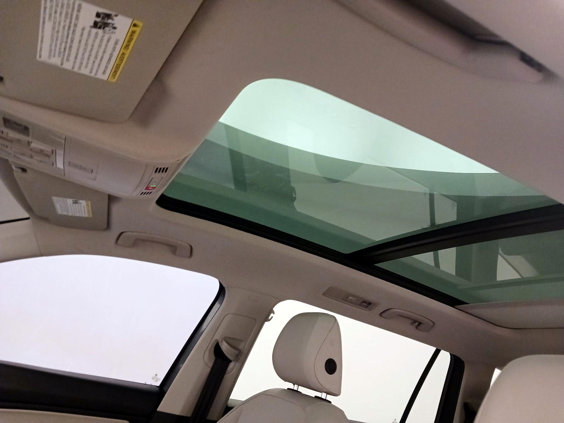 Thumbnail: 2020 Volkswagen Tiguan - 20