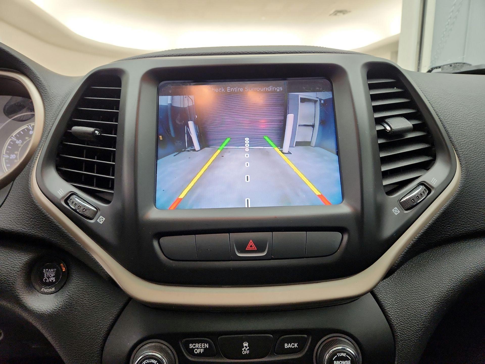 Thumbnail: 2014 Jeep Cherokee - 15