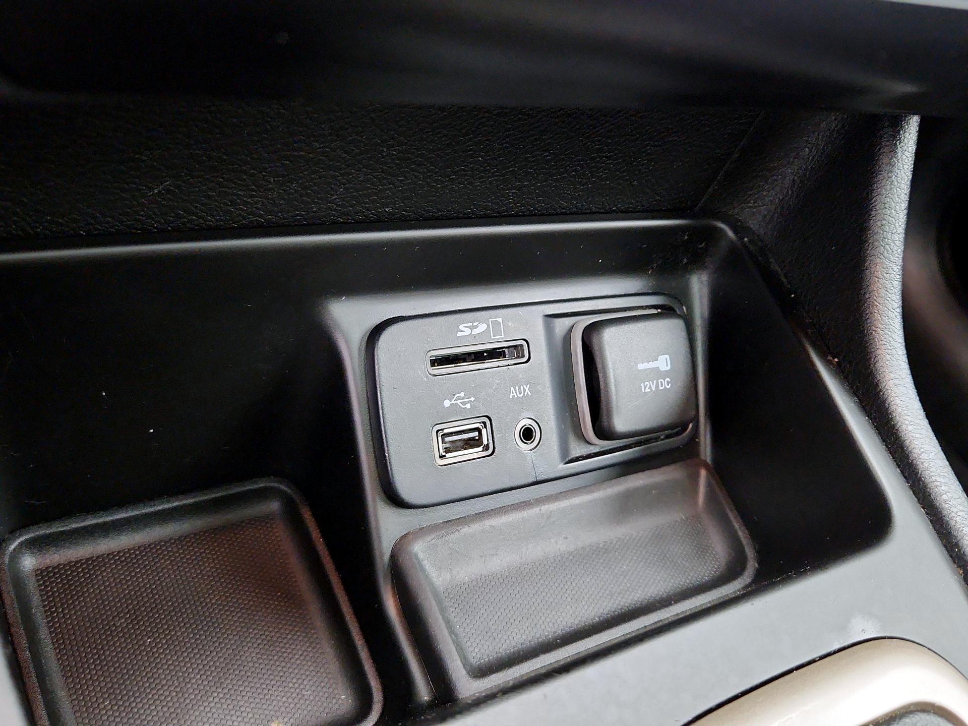 Thumbnail: 2014 Jeep Cherokee - 19