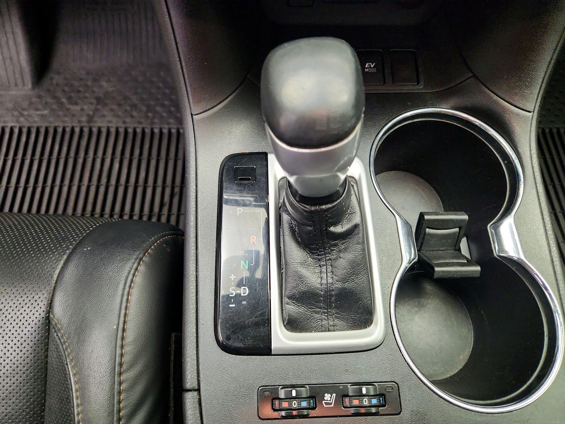 Thumbnail: 2018 Toyota Highlander - 17