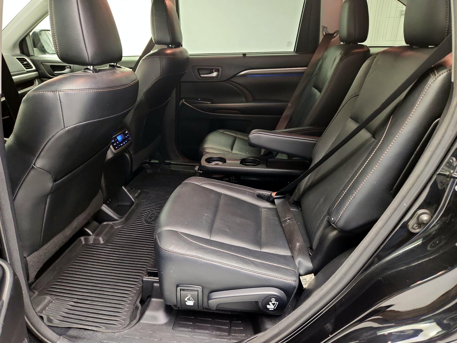 Thumbnail: 2018 Toyota Highlander - 20