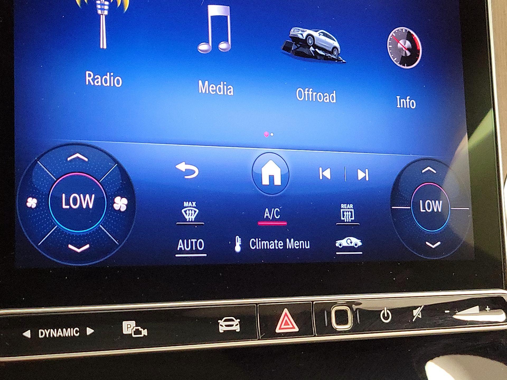 Thumbnail: 2024 Mercedes-Benz GLC - 16