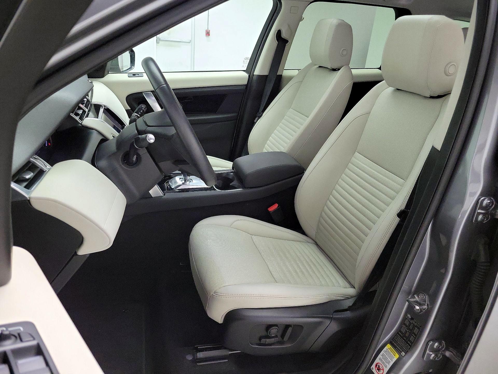 Thumbnail: 2023 Land Rover Discovery Sport - 11