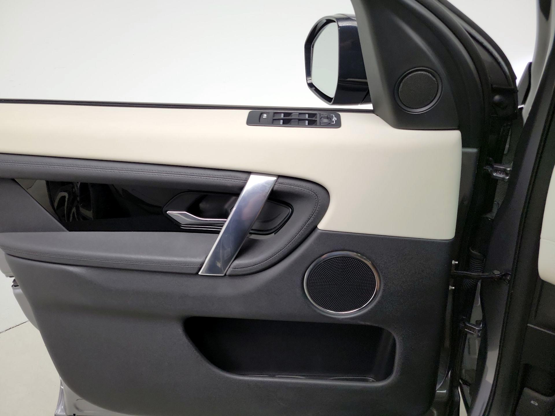 Thumbnail: 2023 Land Rover Discovery Sport - 12