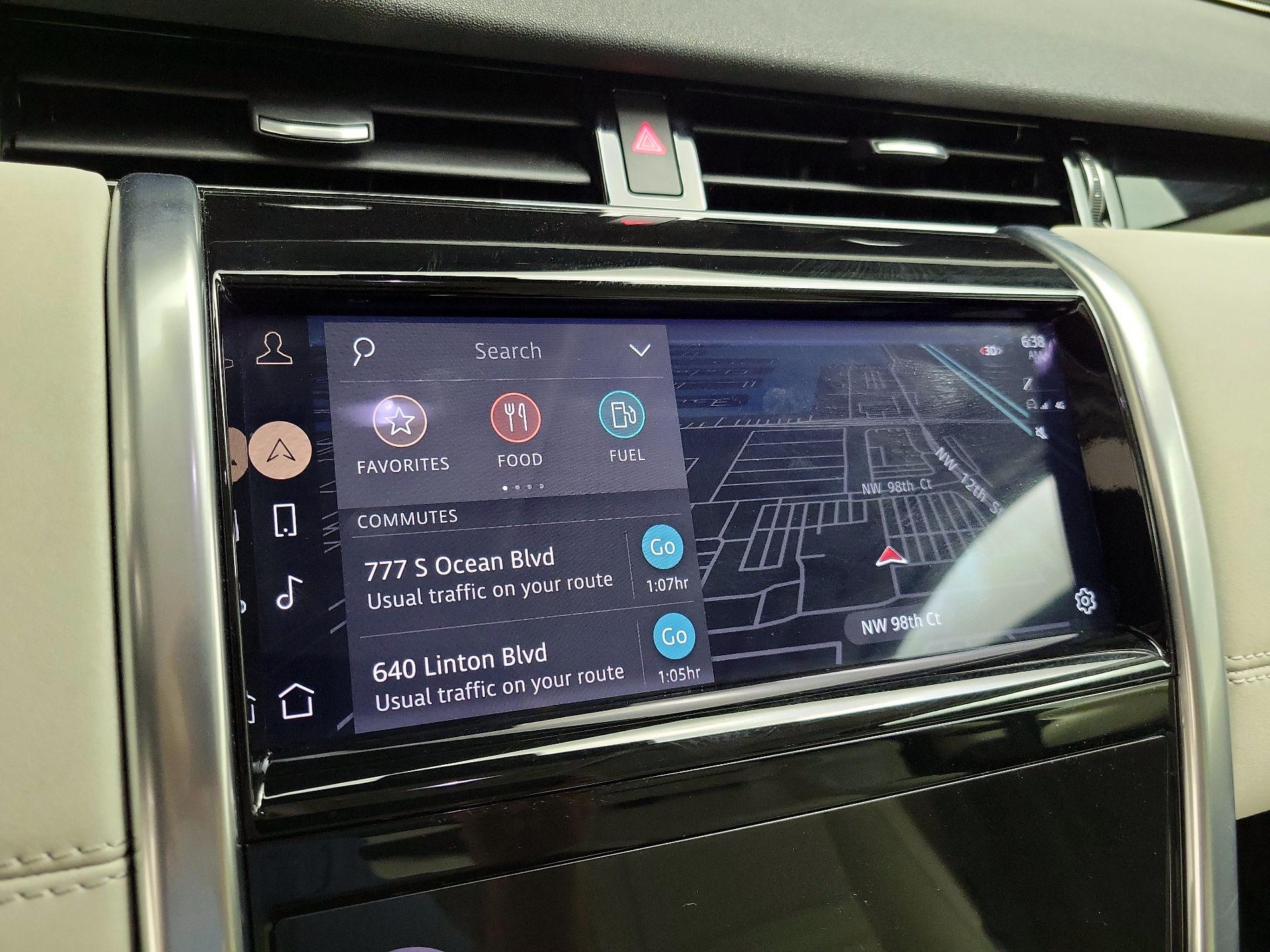 Thumbnail: 2023 Land Rover Discovery Sport - 14