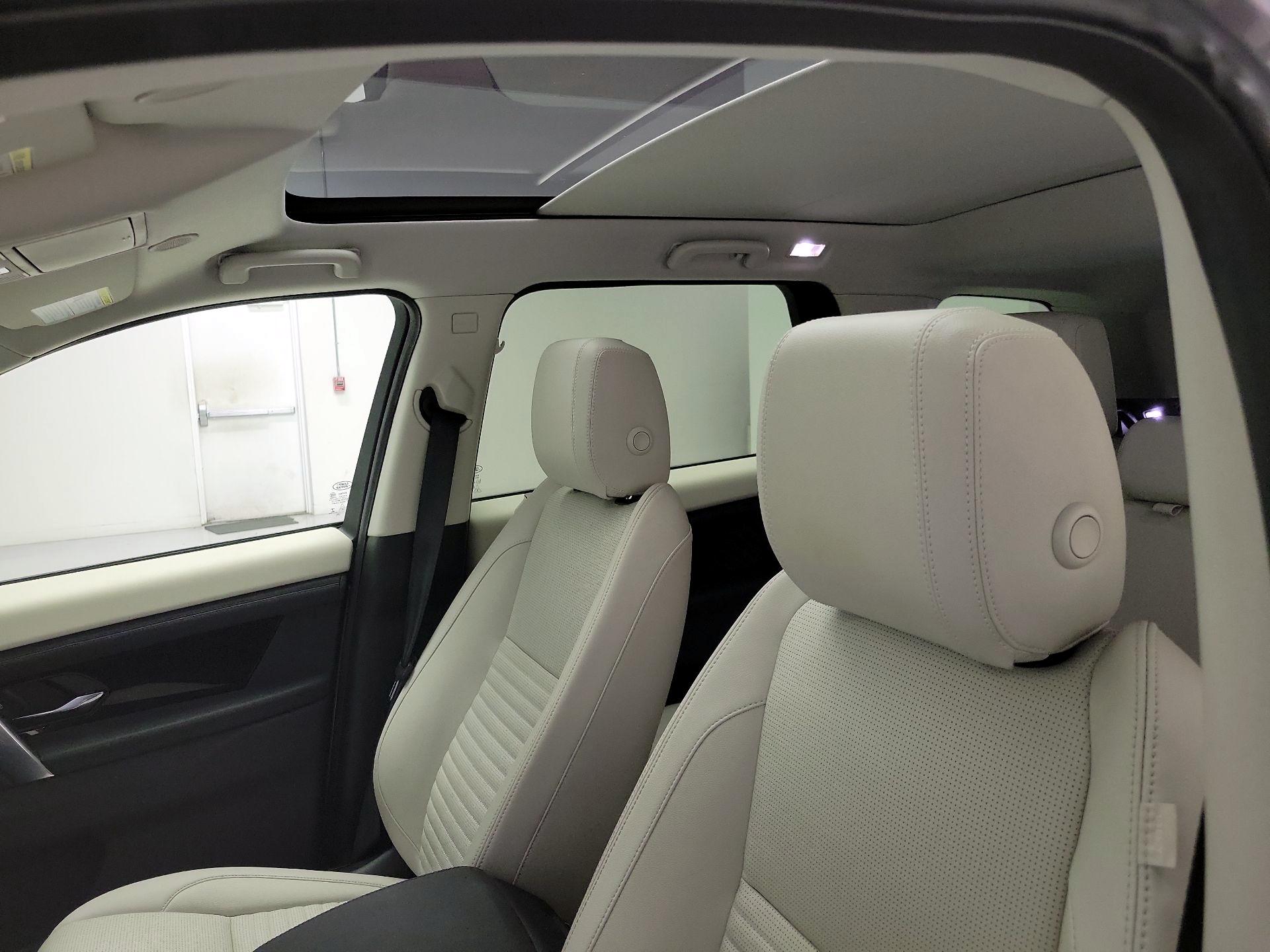 Thumbnail: 2023 Land Rover Discovery Sport - 20