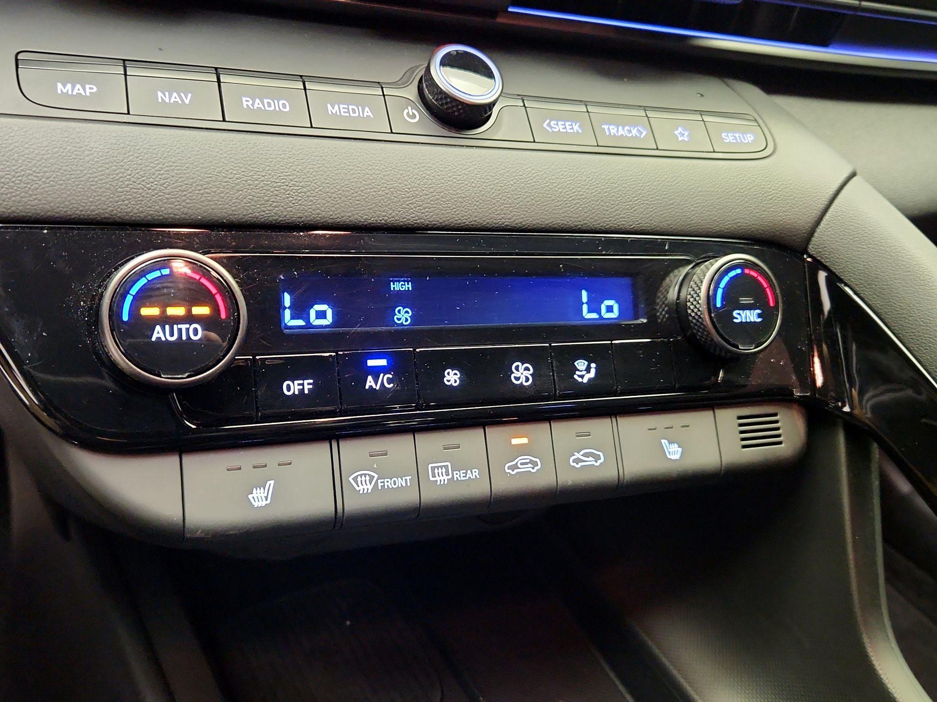 Thumbnail: 2025 Hyundai Elantra - 17