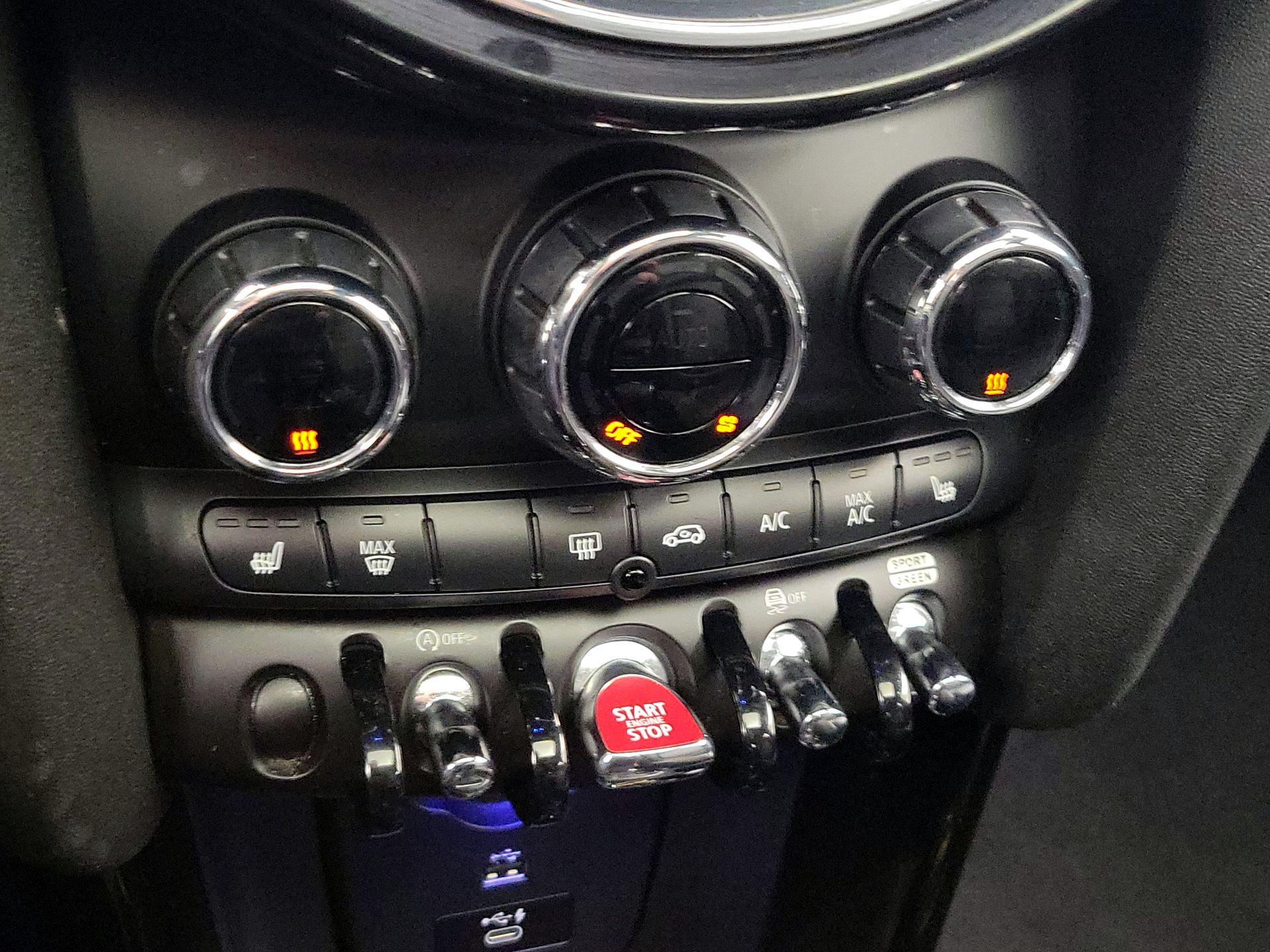 Thumbnail: 2022 MINI Cooper Hardtop - 17