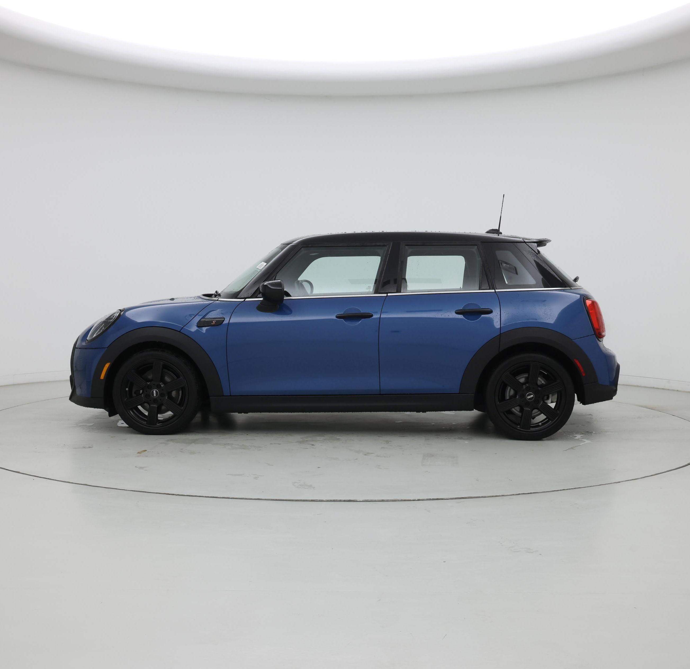 Thumbnail: 2022 MINI Cooper Hardtop - 3