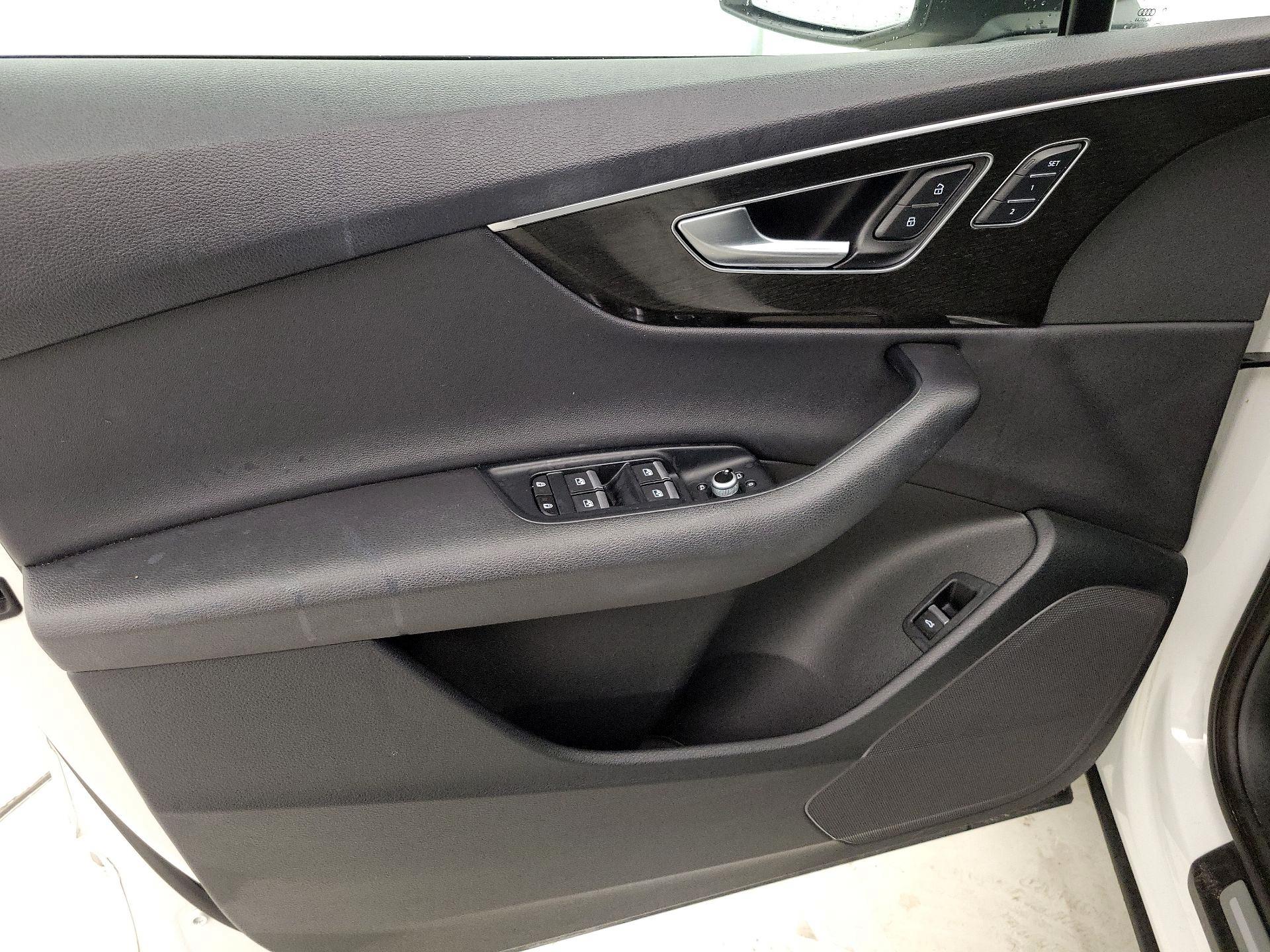 Thumbnail: 2022 Audi Q7 - 12