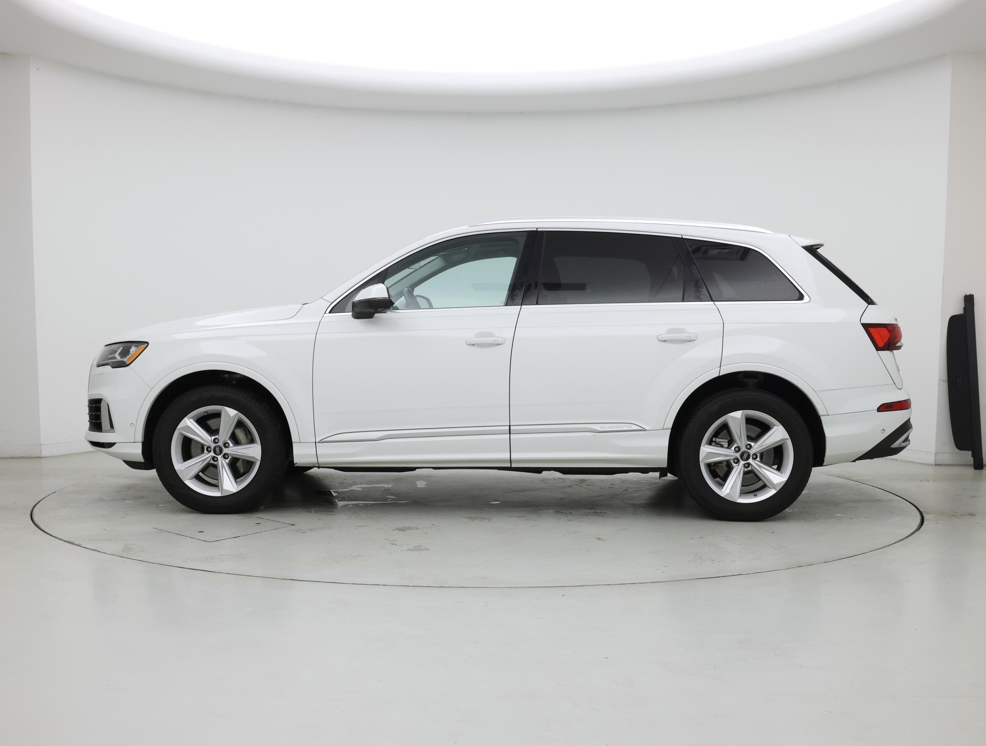 Thumbnail: 2022 Audi Q7 - 3