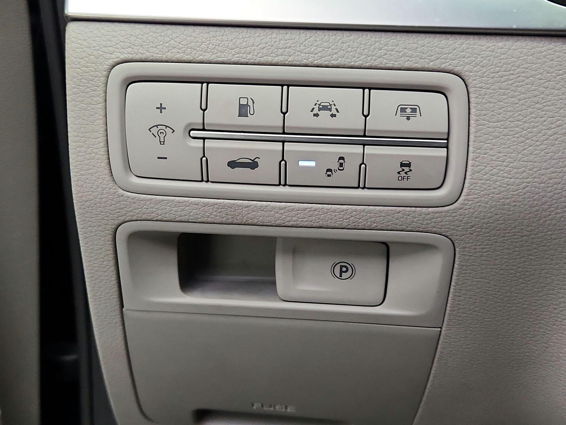 Thumbnail: 2020 Genesis G80 - 13