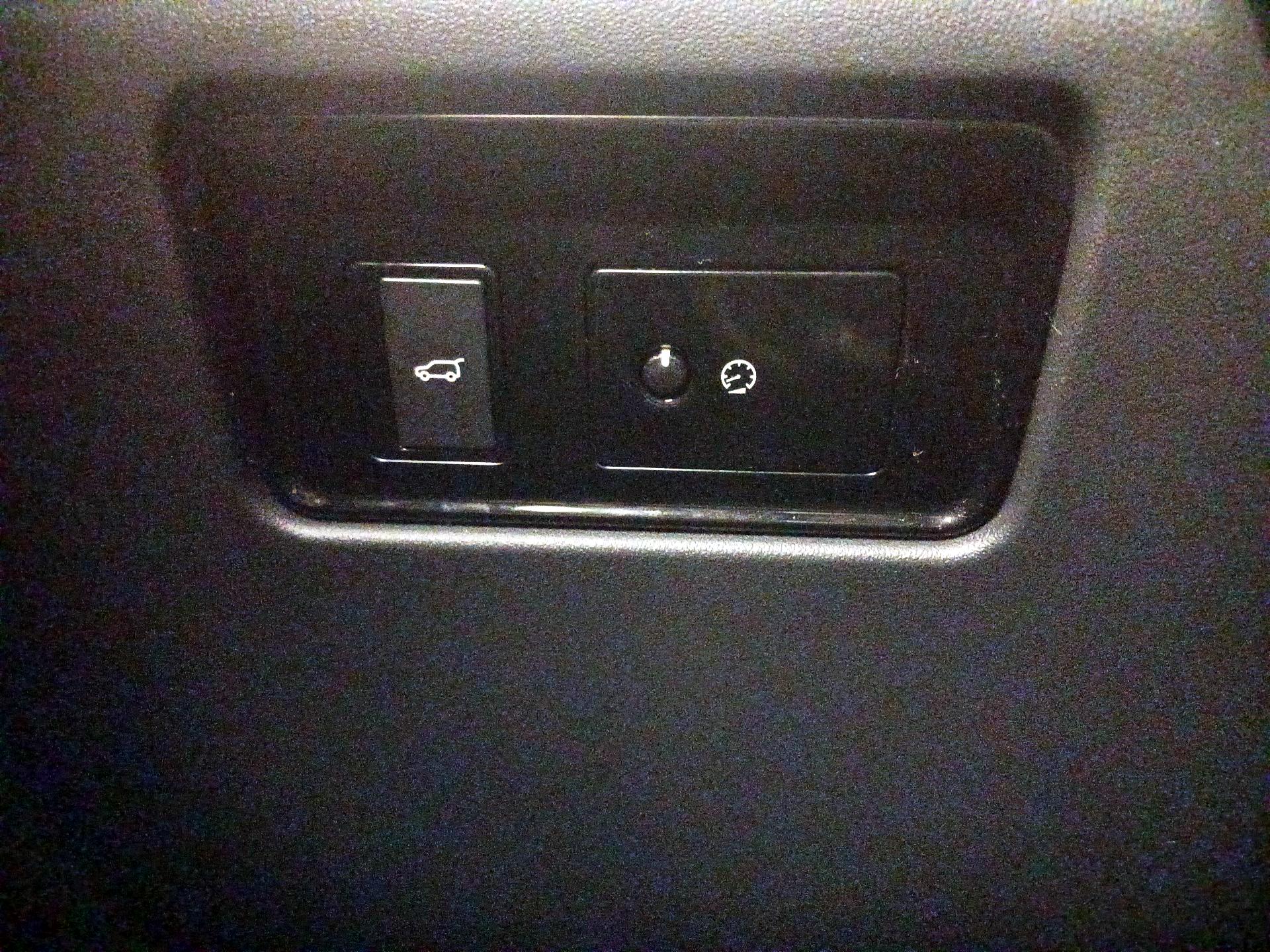 Thumbnail: 2017 Jaguar F-Pace - 13