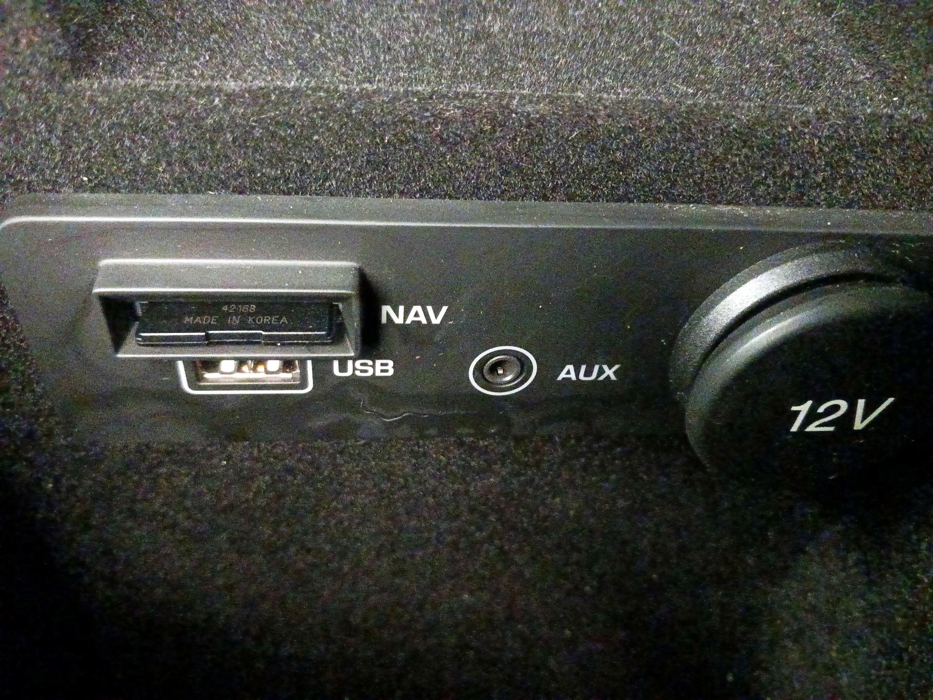 Thumbnail: 2017 Jaguar F-Pace - 19