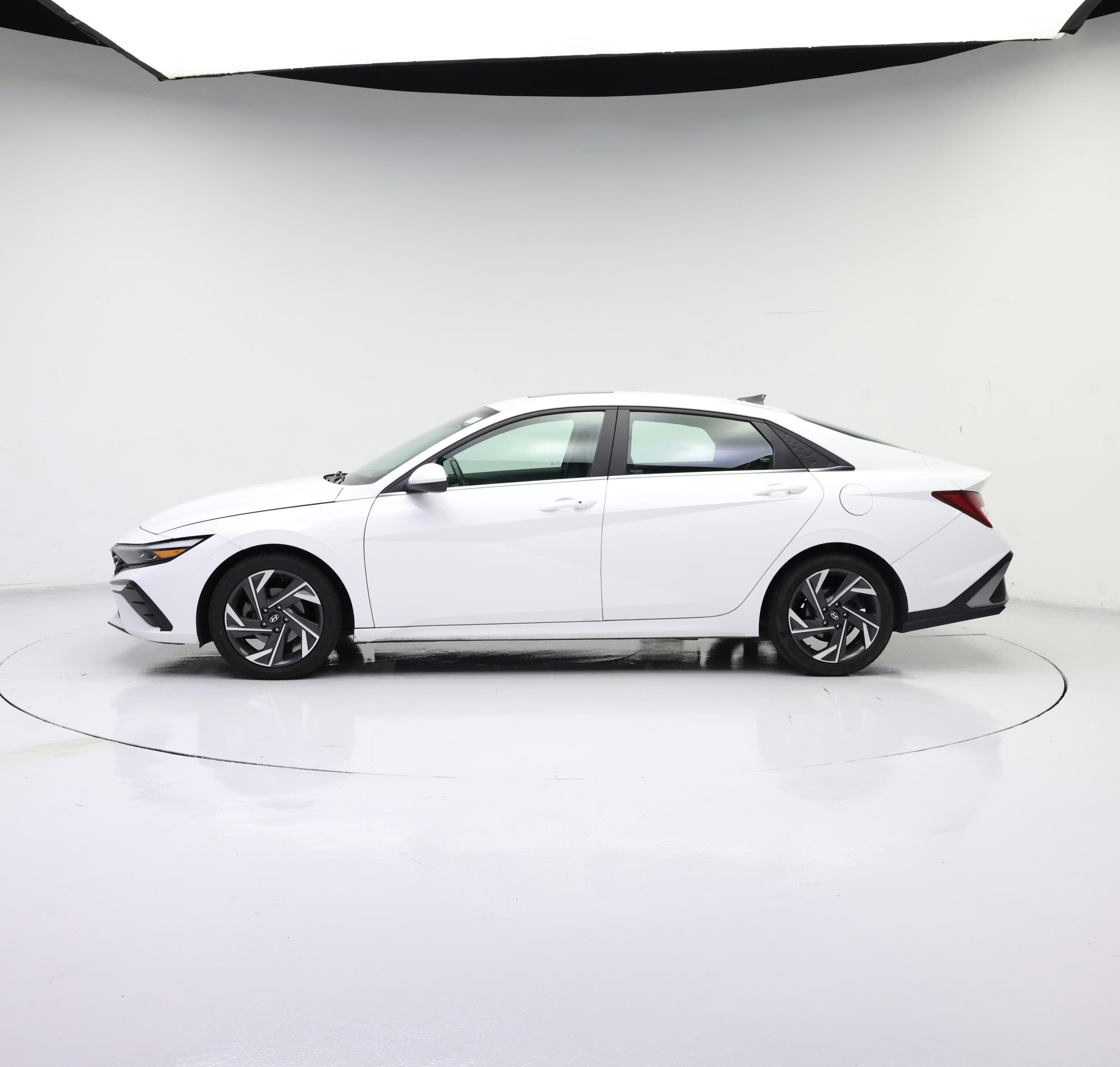 Thumbnail: 2024 Hyundai Elantra - 3