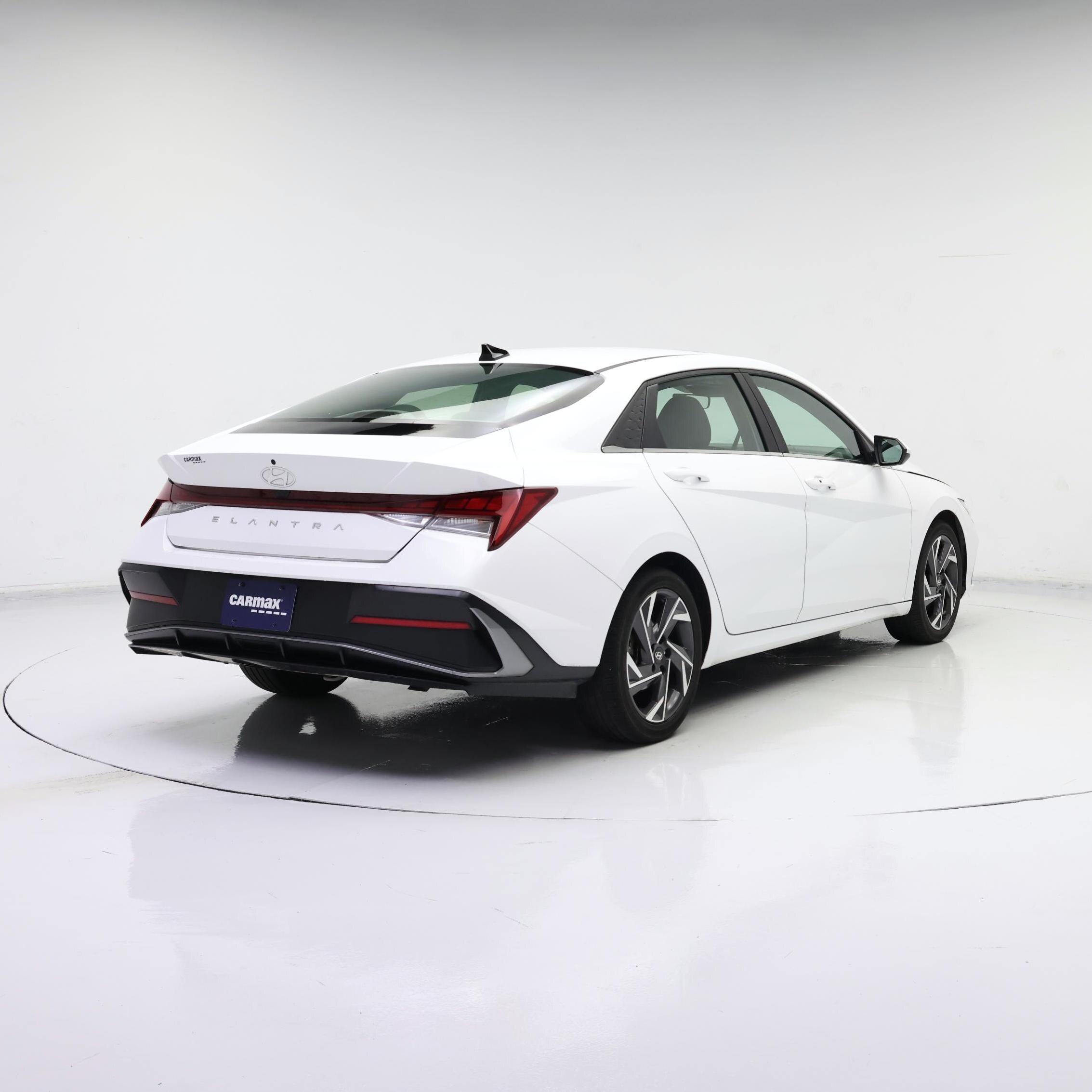 Thumbnail: 2024 Hyundai Elantra - 8