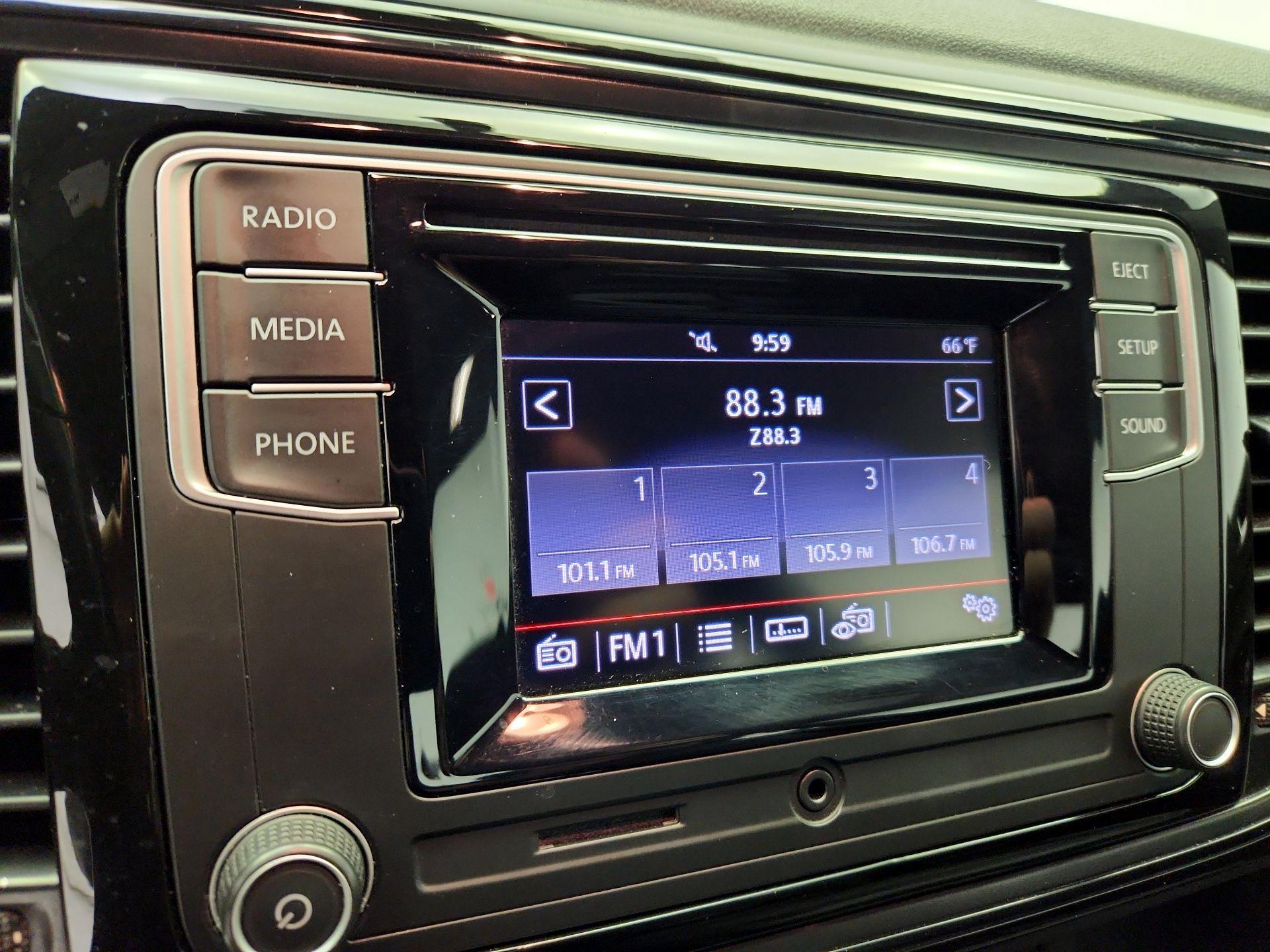 Thumbnail: 2018 Volkswagen Beetle - 15