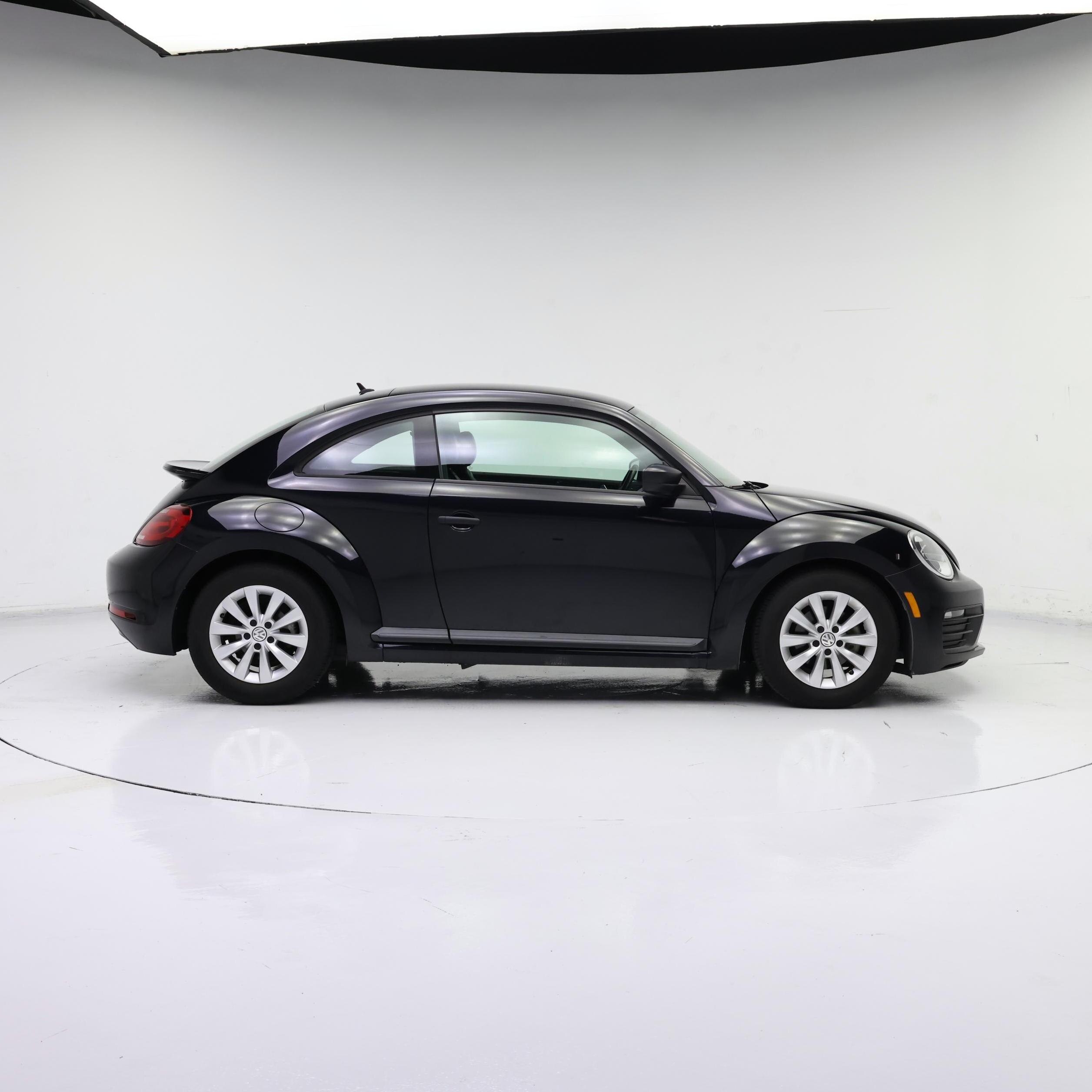 Thumbnail: 2018 Volkswagen Beetle - 7