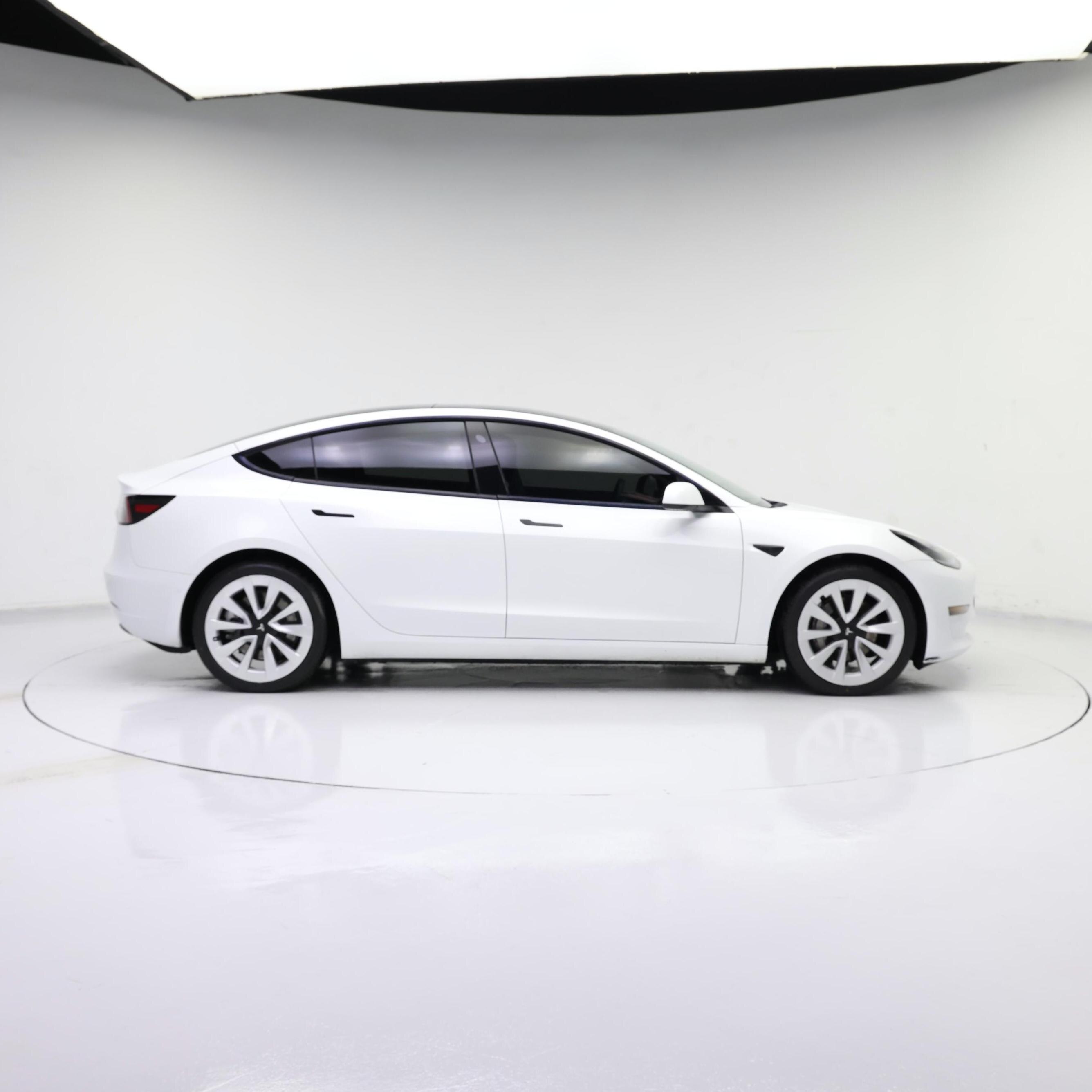 Thumbnail: 2022 Tesla Model 3 - 7