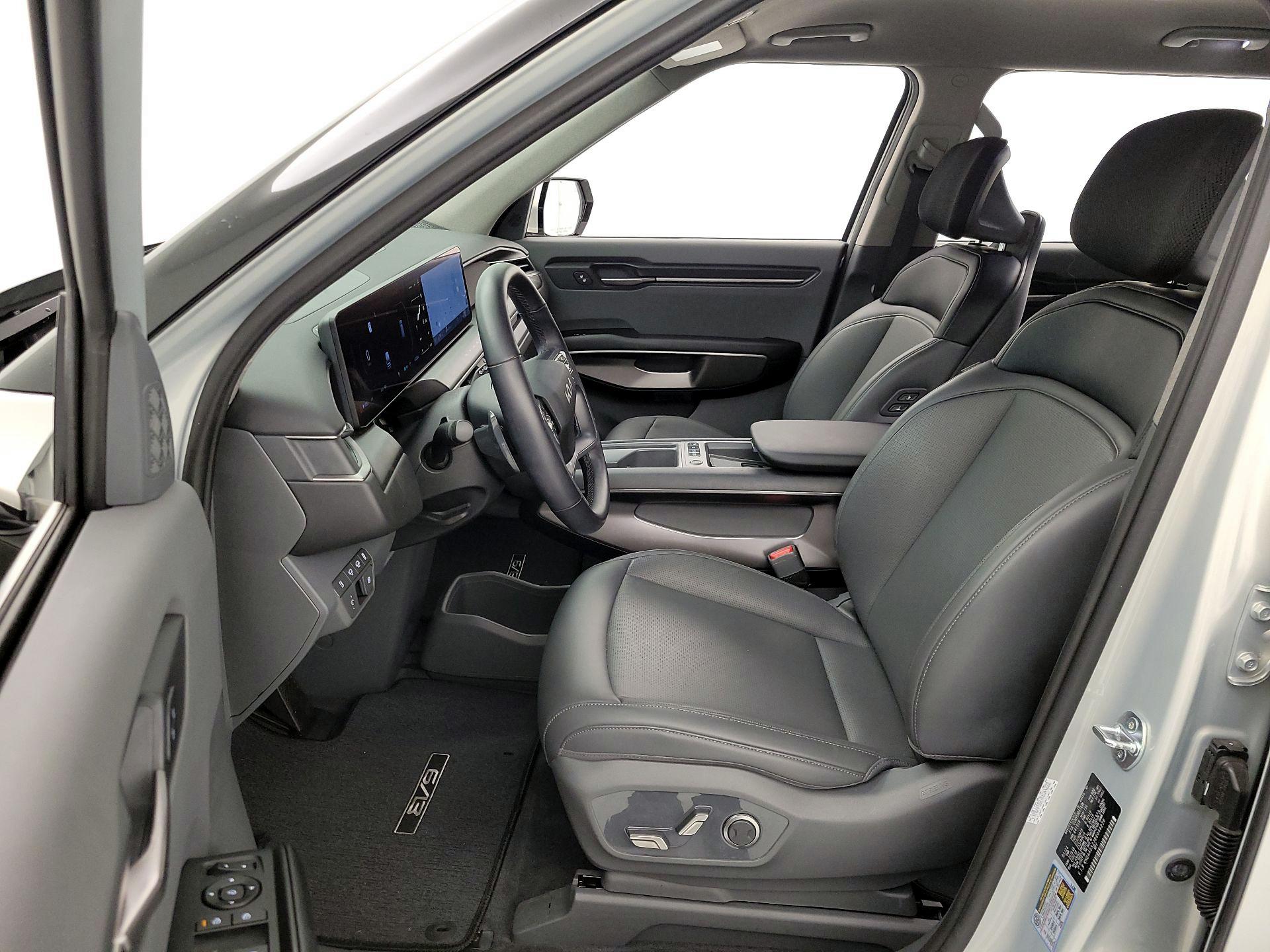 Thumbnail: 2024 Kia EV9 - 11