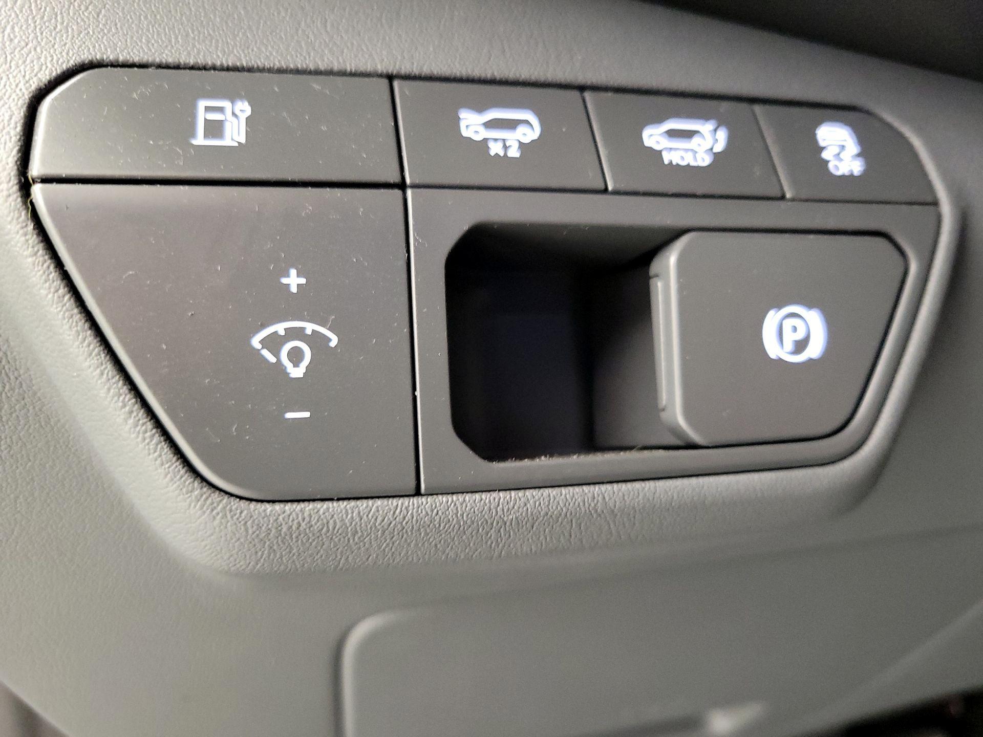 Thumbnail: 2024 Kia EV9 - 13