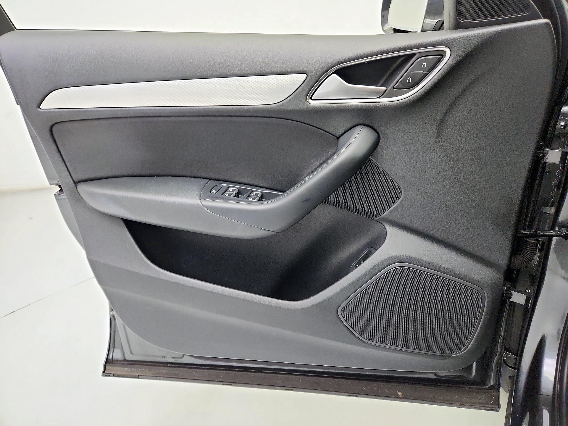 Thumbnail: 2018 Audi Q3 - 12