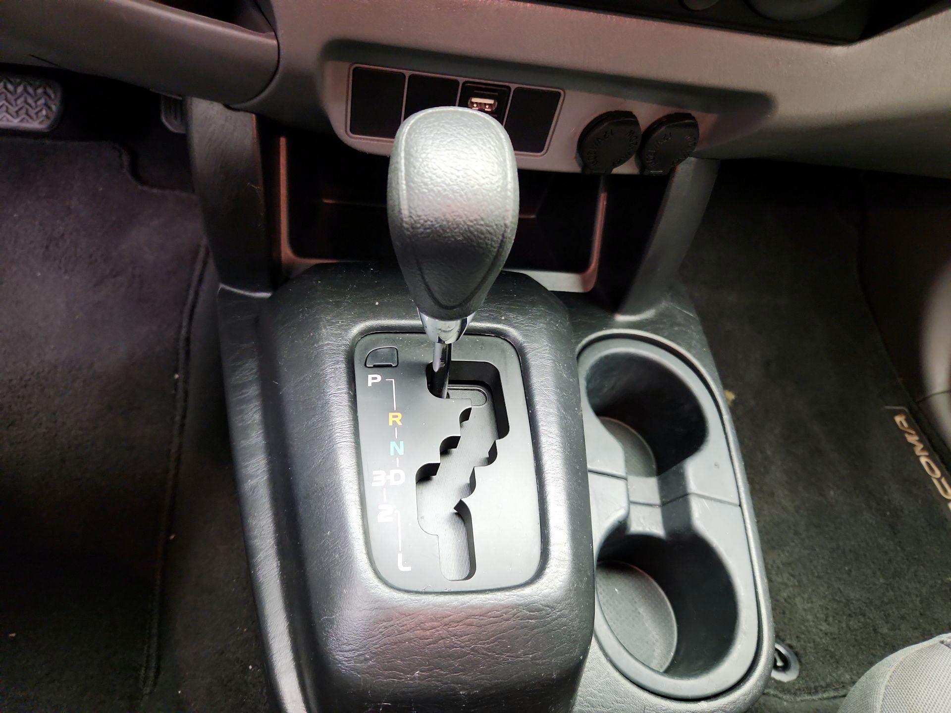 Thumbnail: 2014 Toyota Tacoma - 16