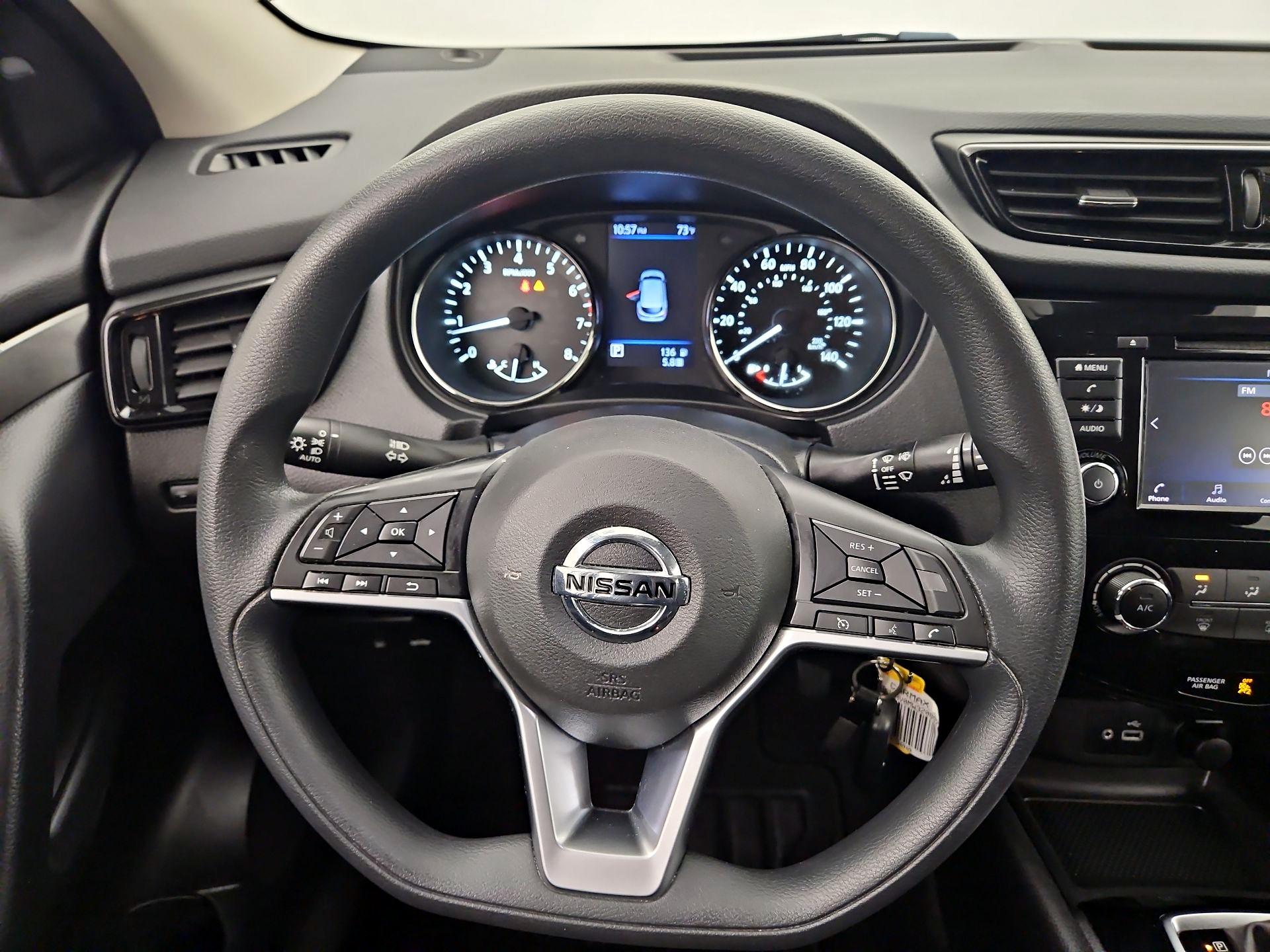 Thumbnail: 2021 Nissan Rogue Sport - 10