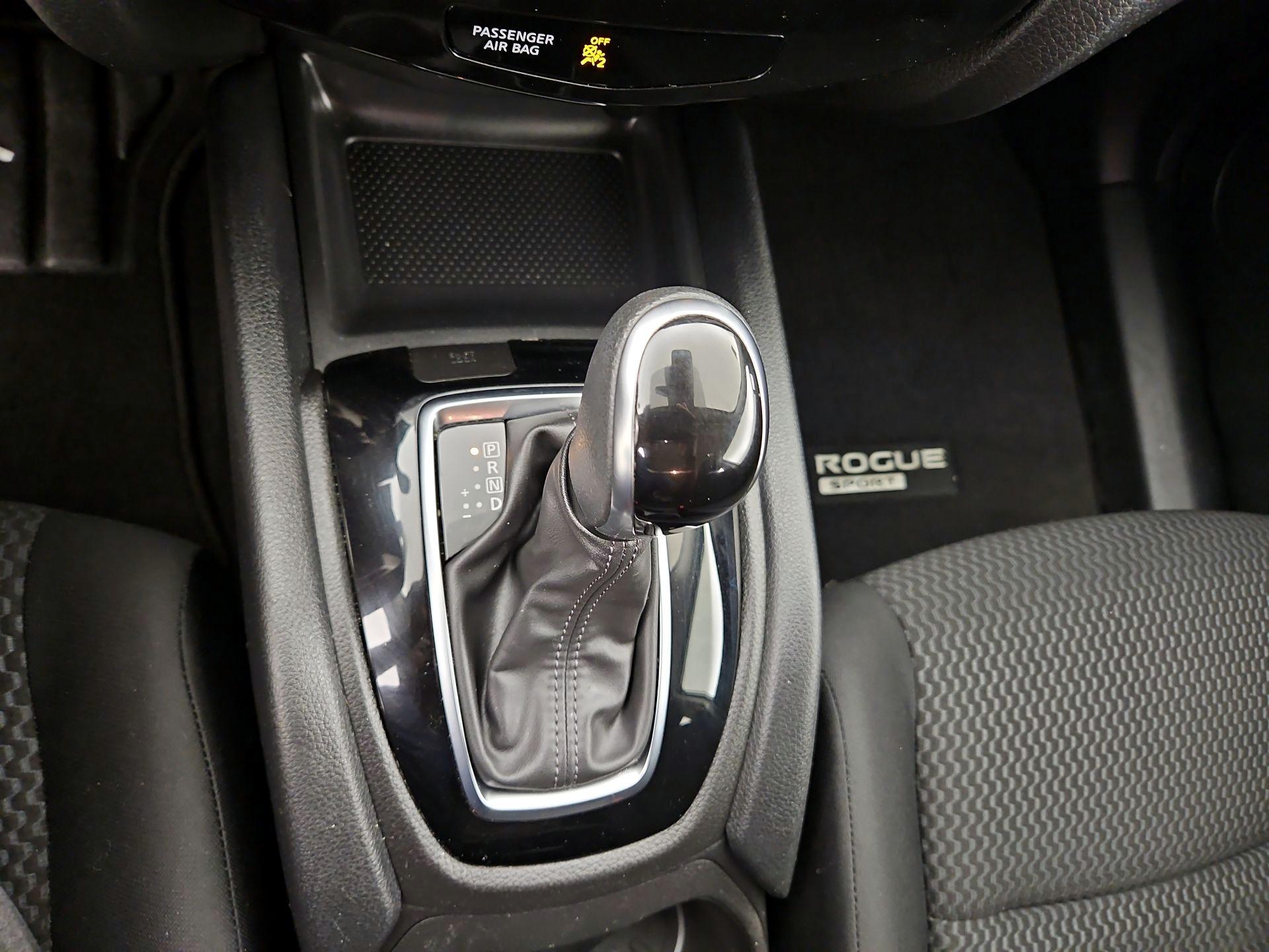 Thumbnail: 2021 Nissan Rogue Sport - 17