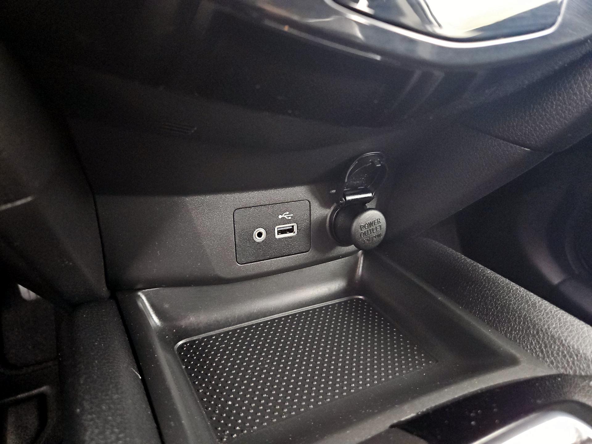 Thumbnail: 2021 Nissan Rogue Sport - 18