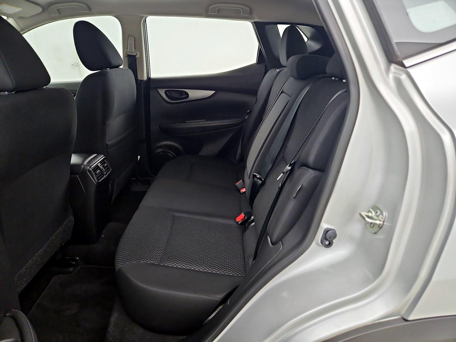 Thumbnail: 2021 Nissan Rogue Sport - 19